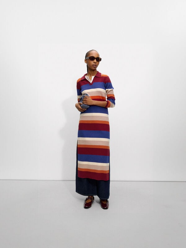 Midi-Strickkleid mit Streifen
