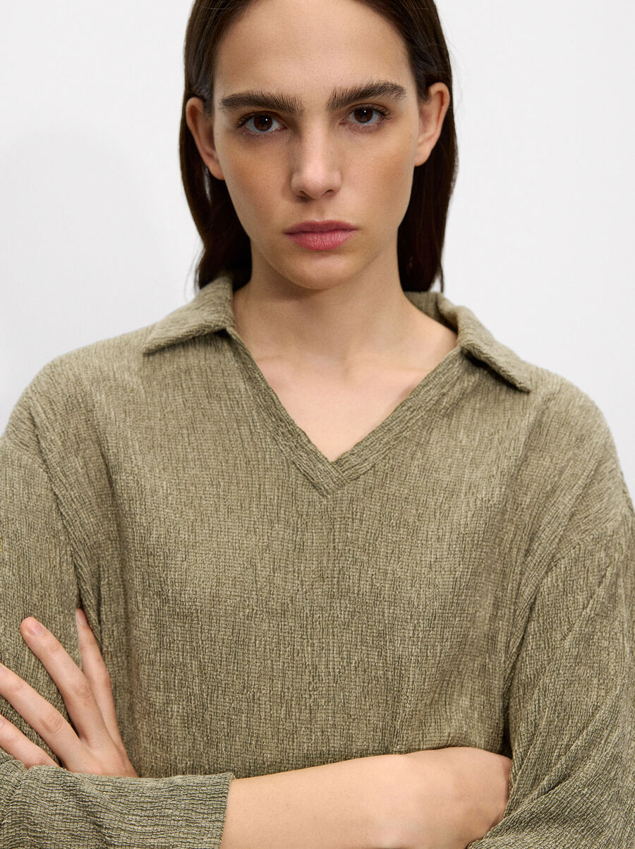 Long-sleeve textured t-shirt