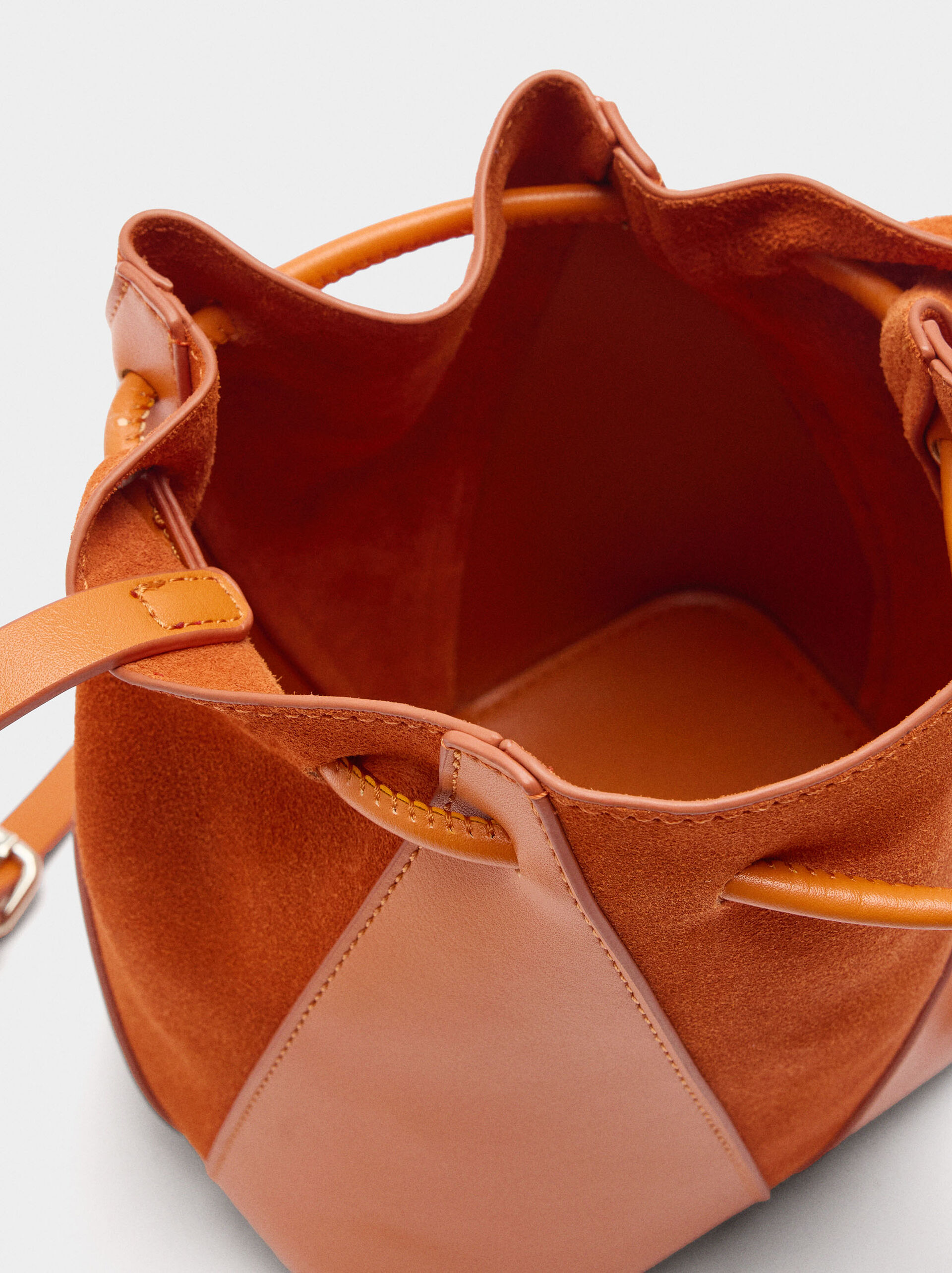 Bucket bag with leather S image number 4.0