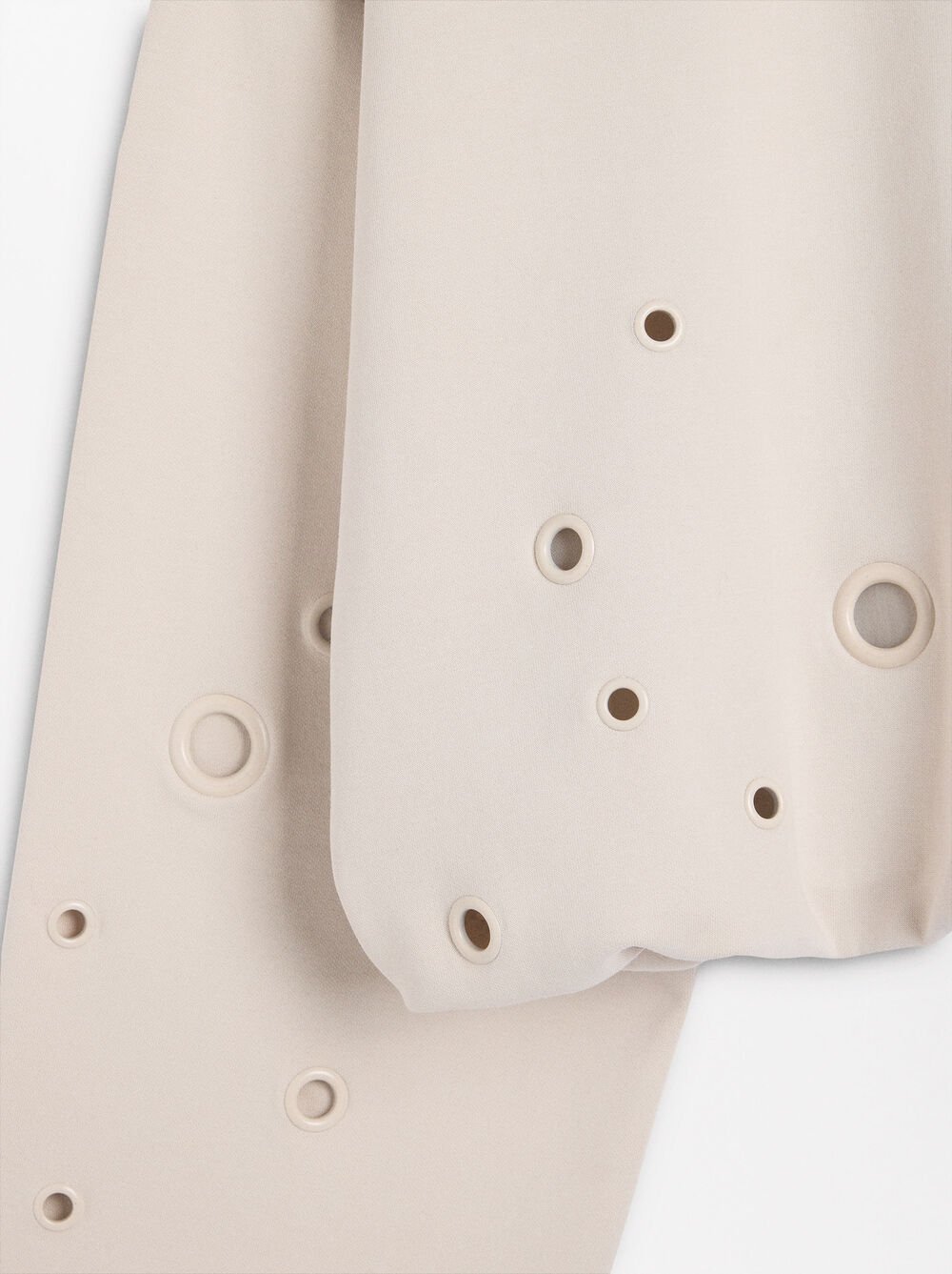 Sweatshirt with studs