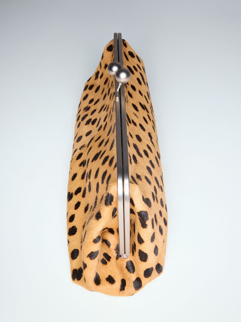 Bolso sobre de piel