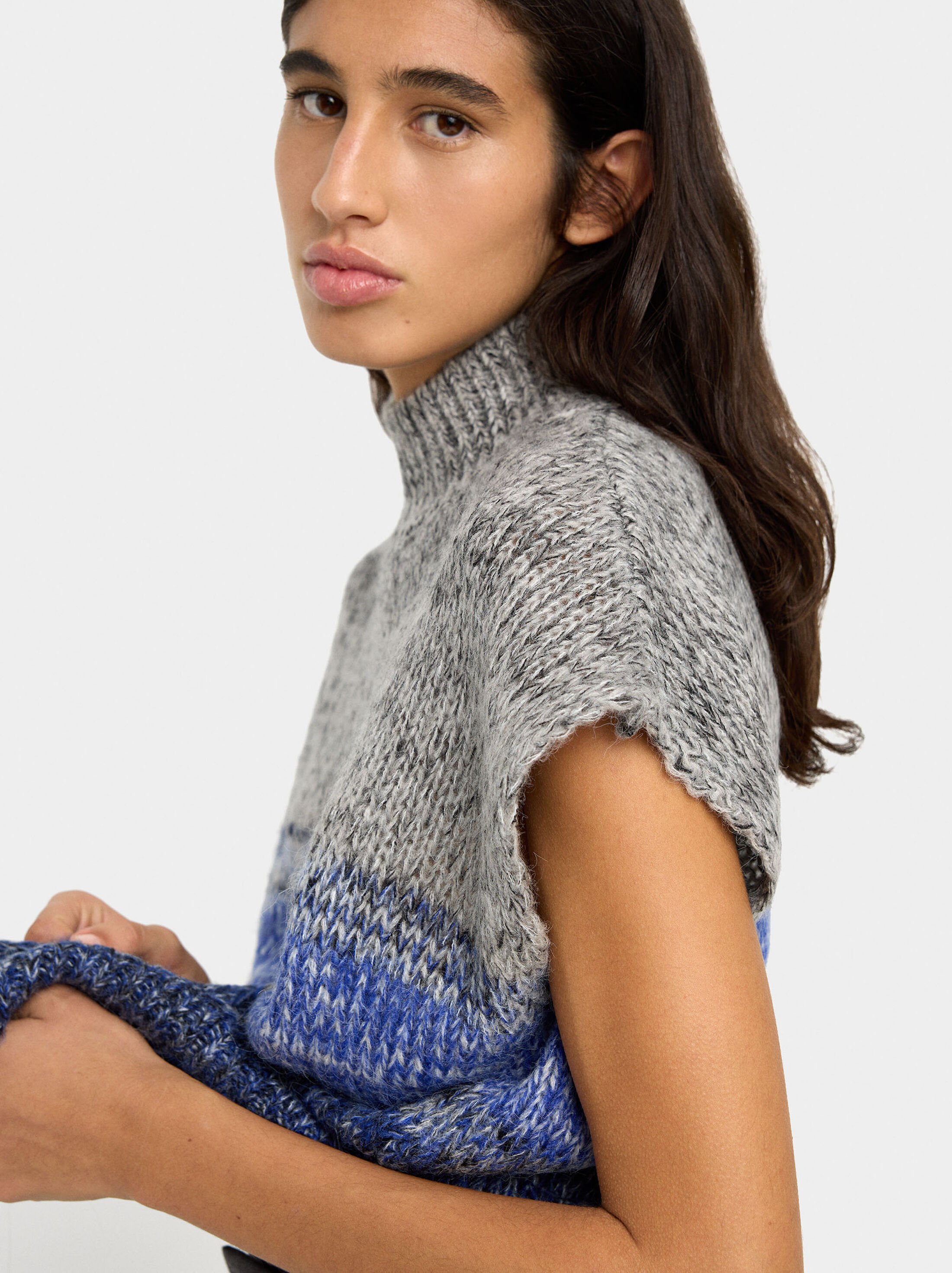 Degradé knit vest image number 2.0