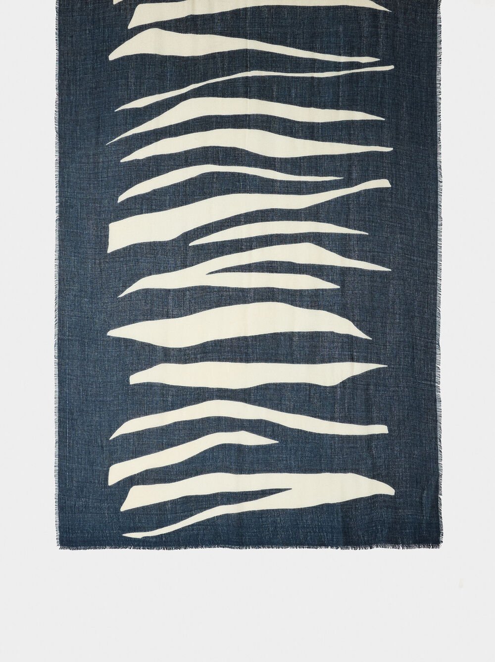 Printed frayed scarf