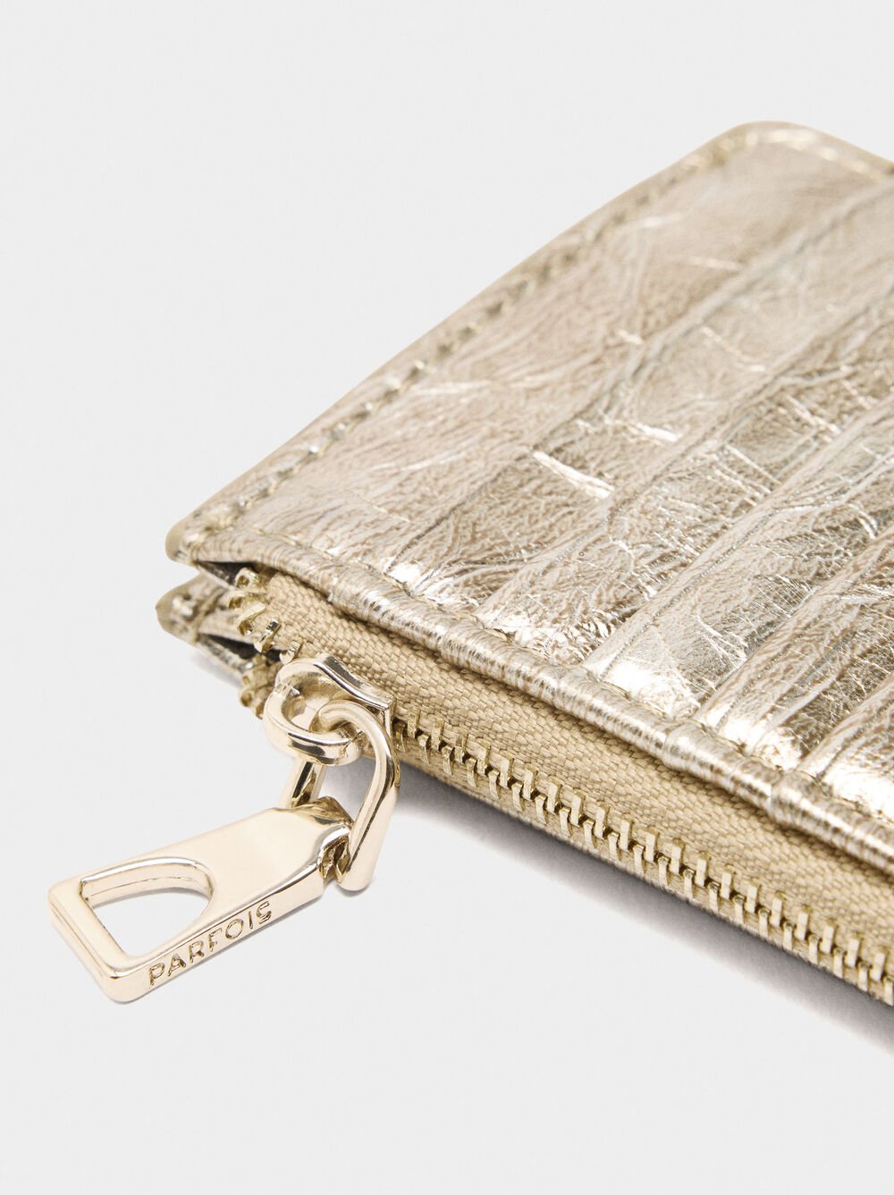 Basic card holder with texture