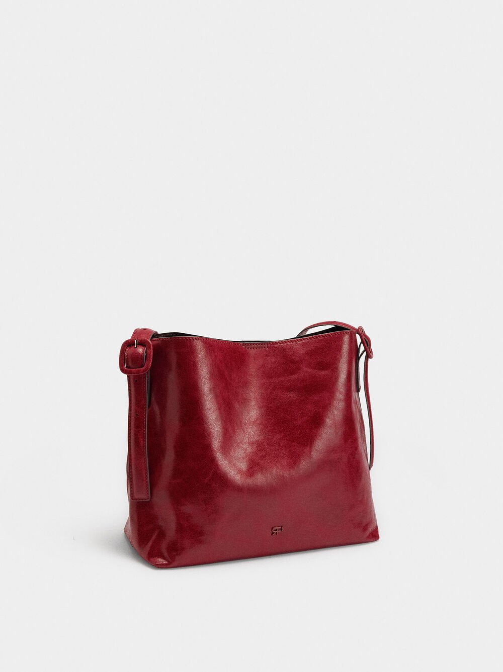 Cracked-effect shoulder bag
