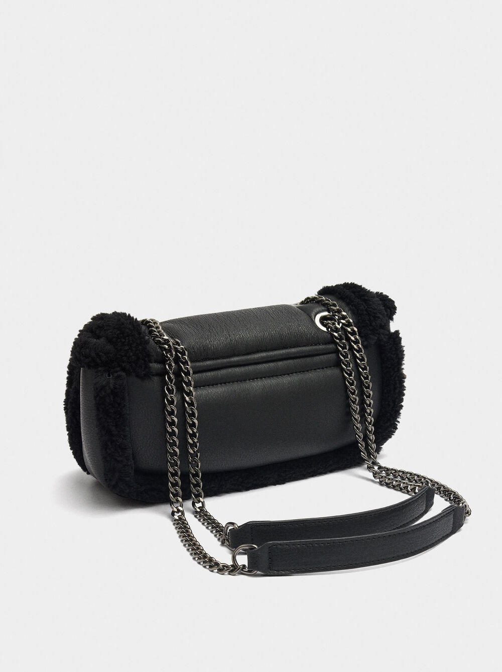 Party bag with fur effect borders