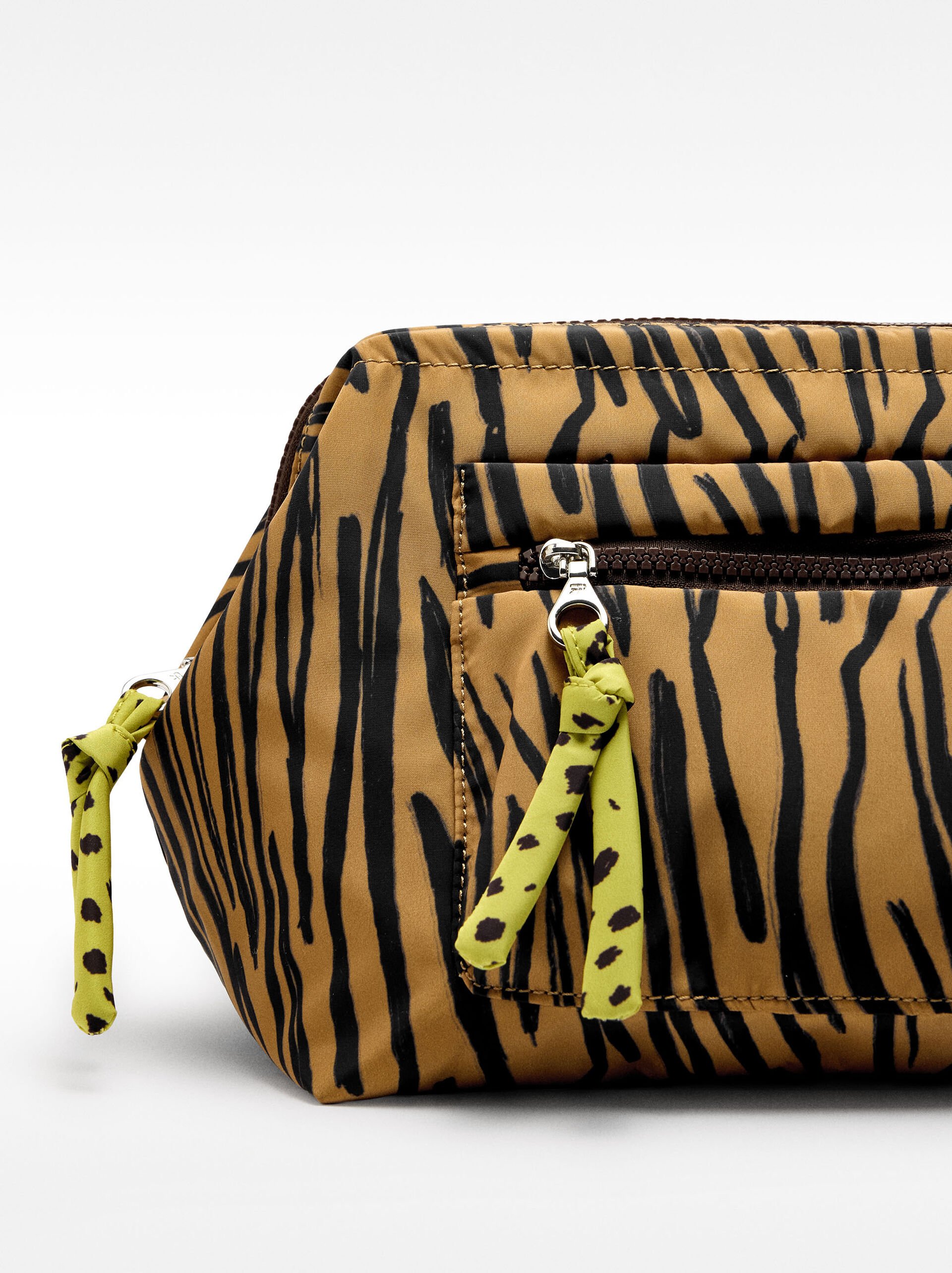 Printed nylon necessaire with animal print image number 1.0