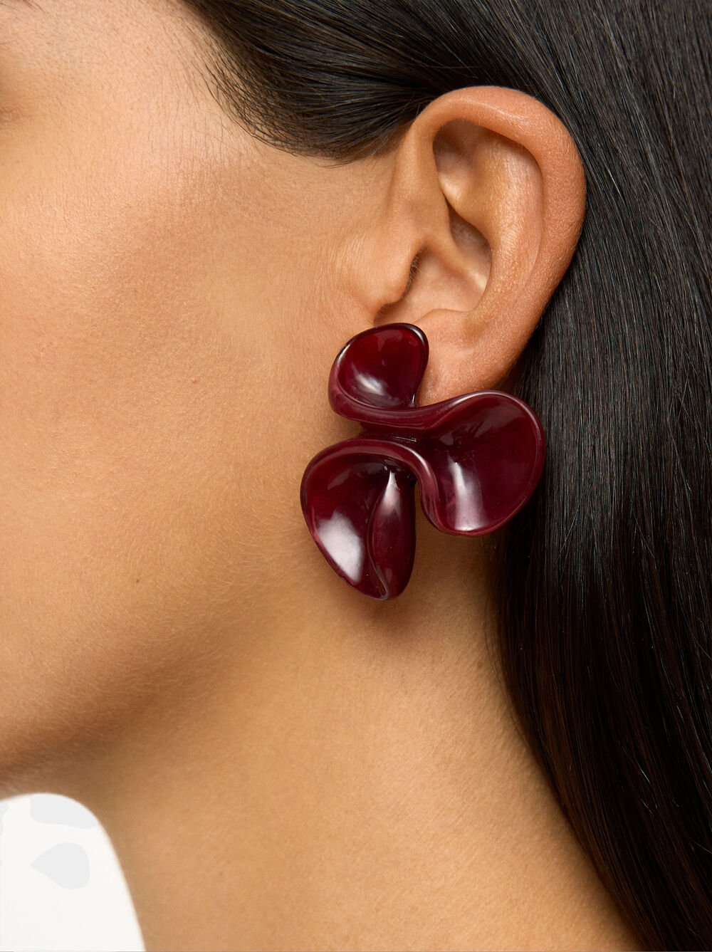 Ohrringe mit Blume aus Harz