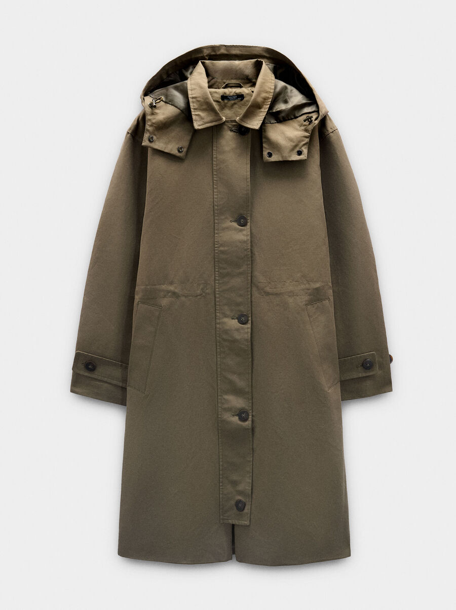 Chubasquero con capucha