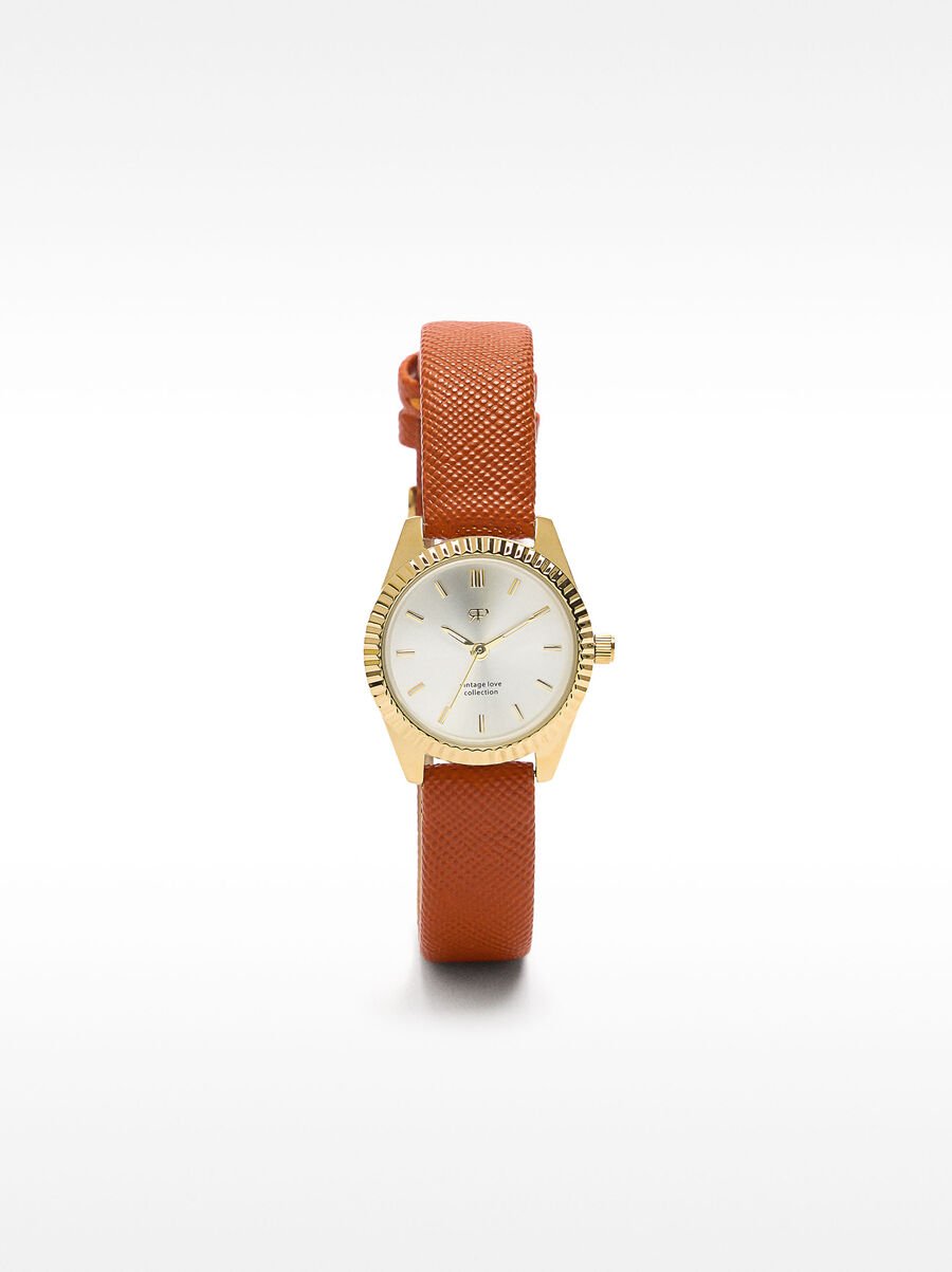 Textured bracelet watch