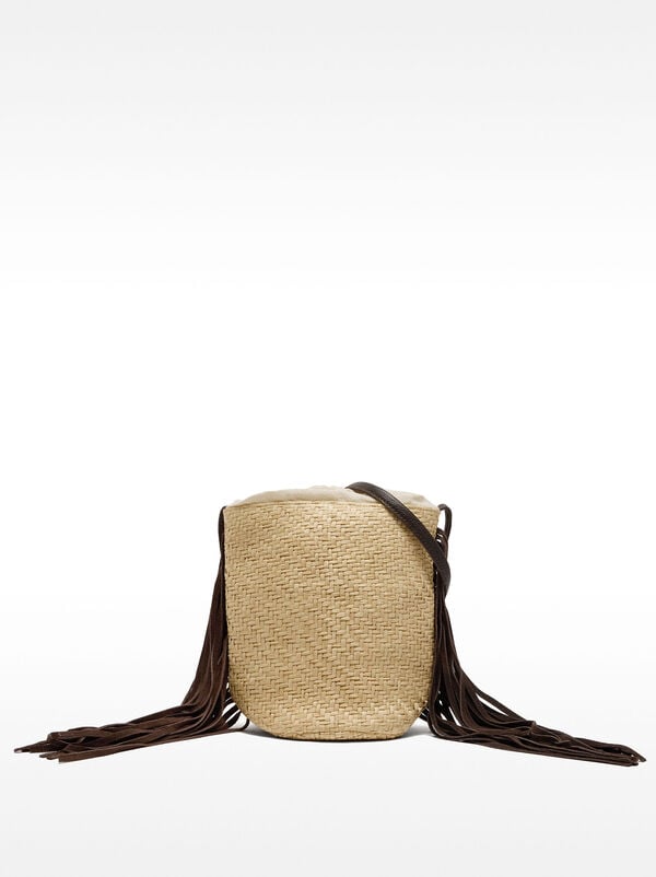 Sac seau en raphia avec franges en cuir