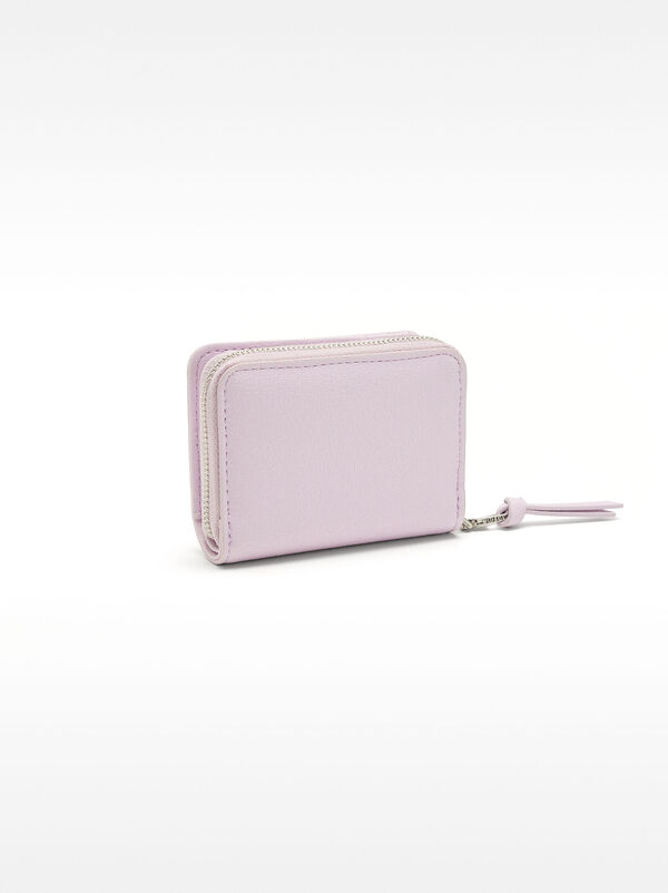 Basic textured wallet