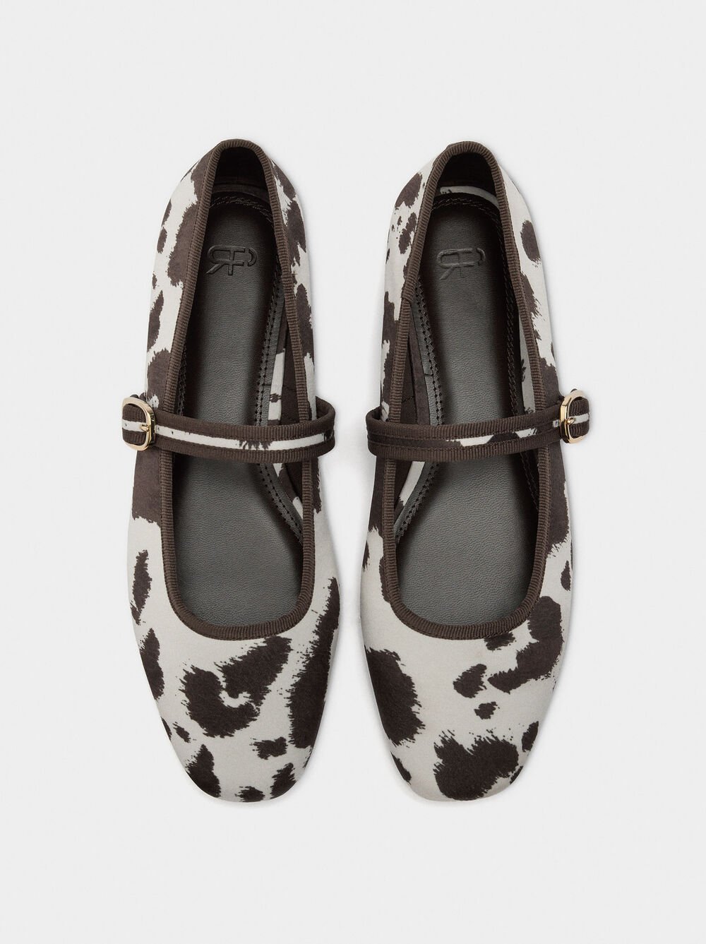 Ballet flats with animal printed pattern
