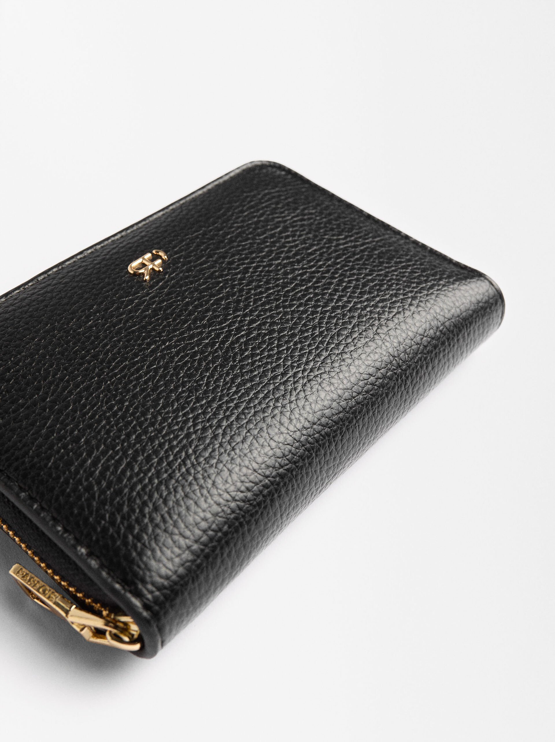 Basic textured wallet image number 1.0