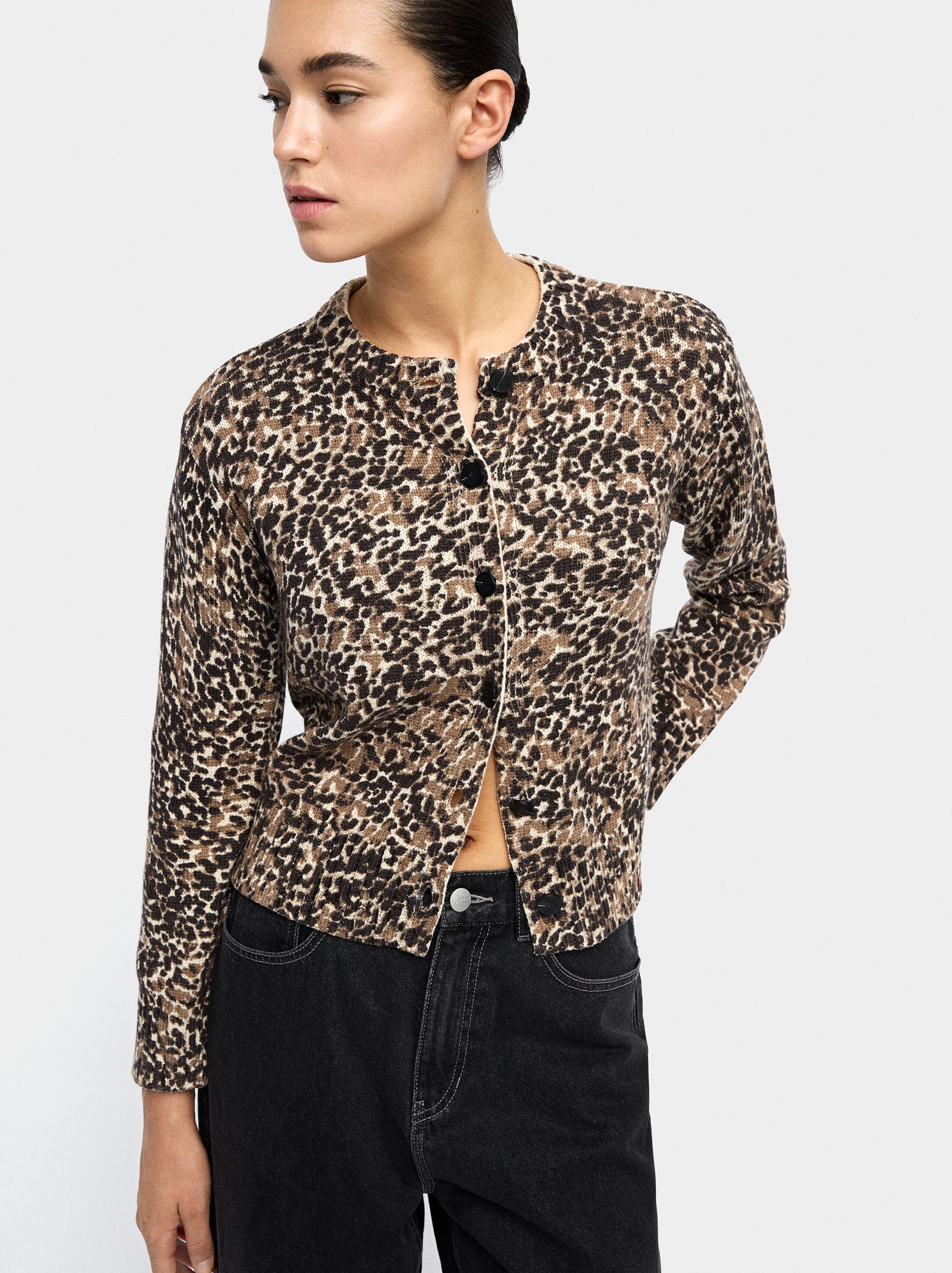 Knit cardigan with animal print image number 1.0