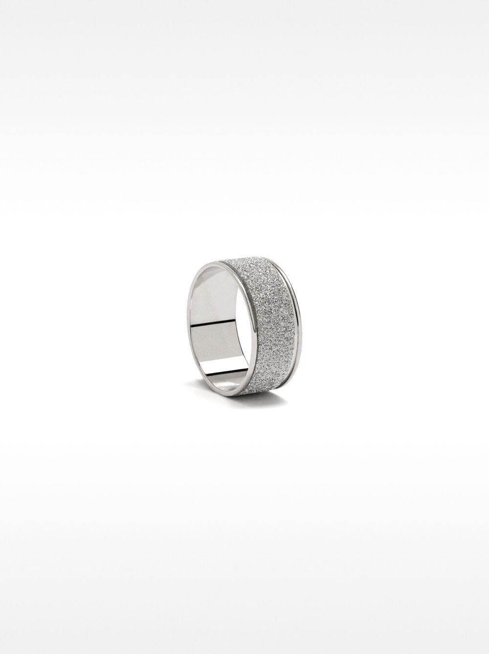 Rrhinestone ring