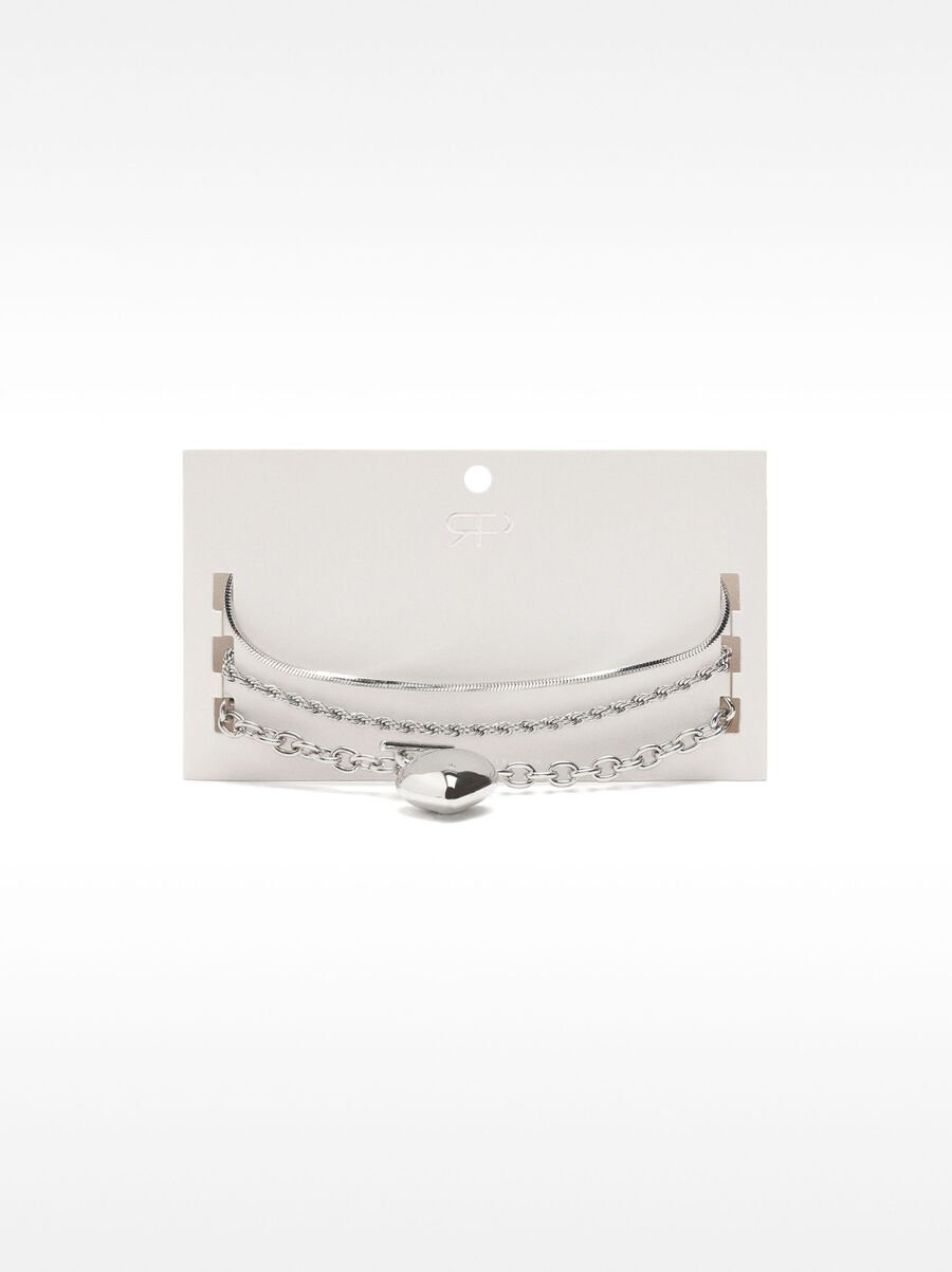 Set of necklaces with heart pendant