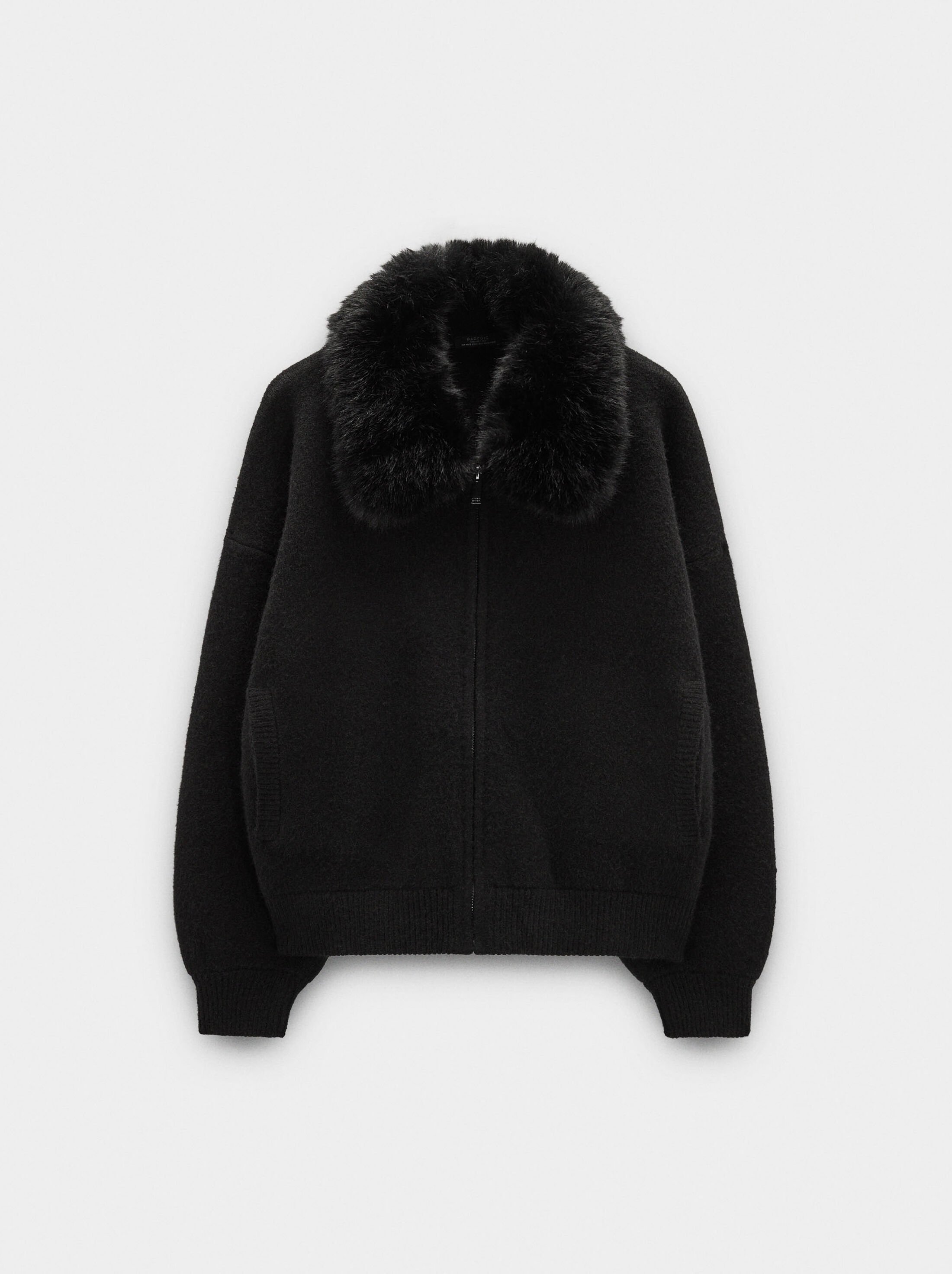 Càrdigan de punt amb coll efecte pèl image number 5.0