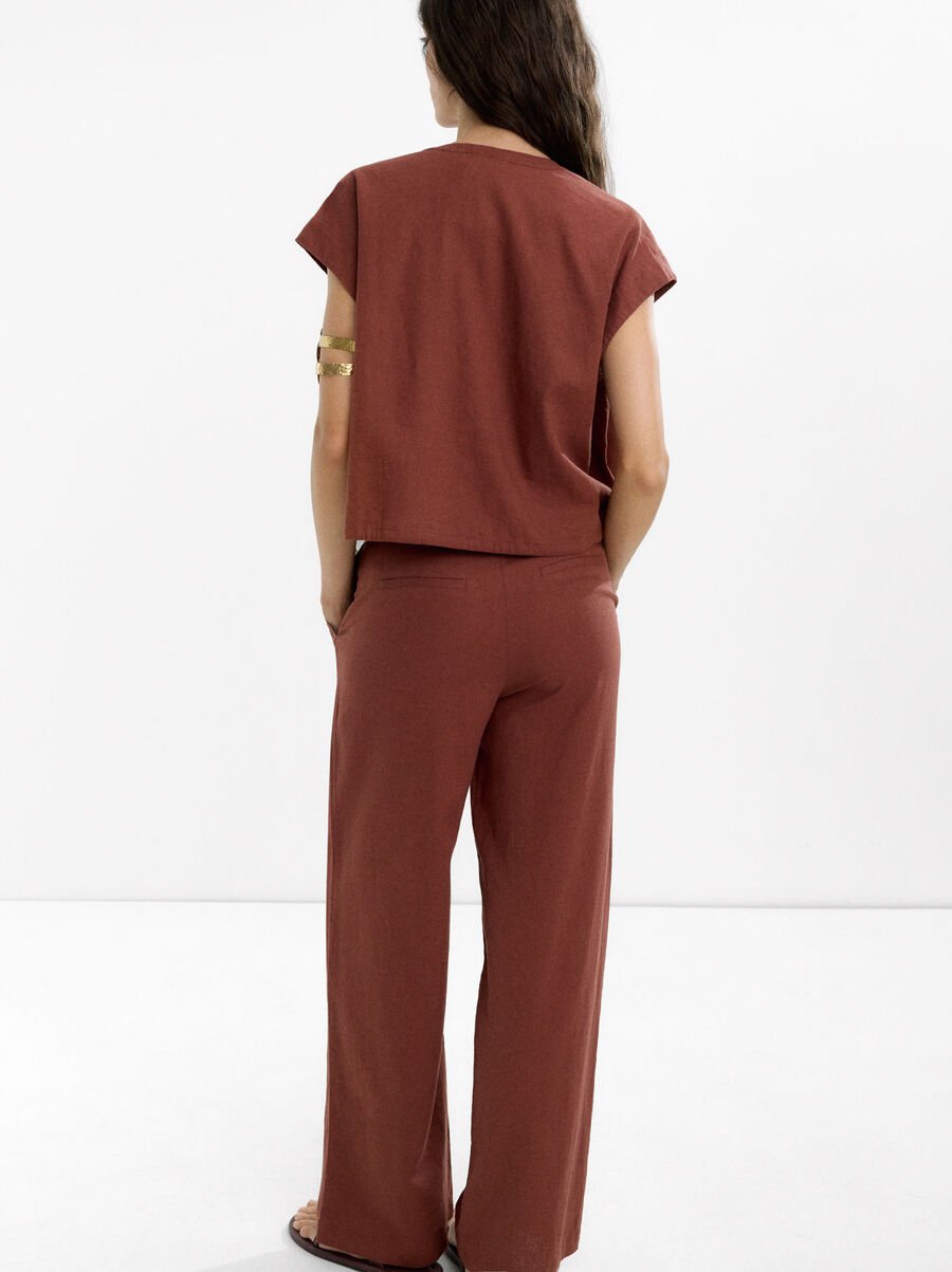 Short-sleeved shirt with linen