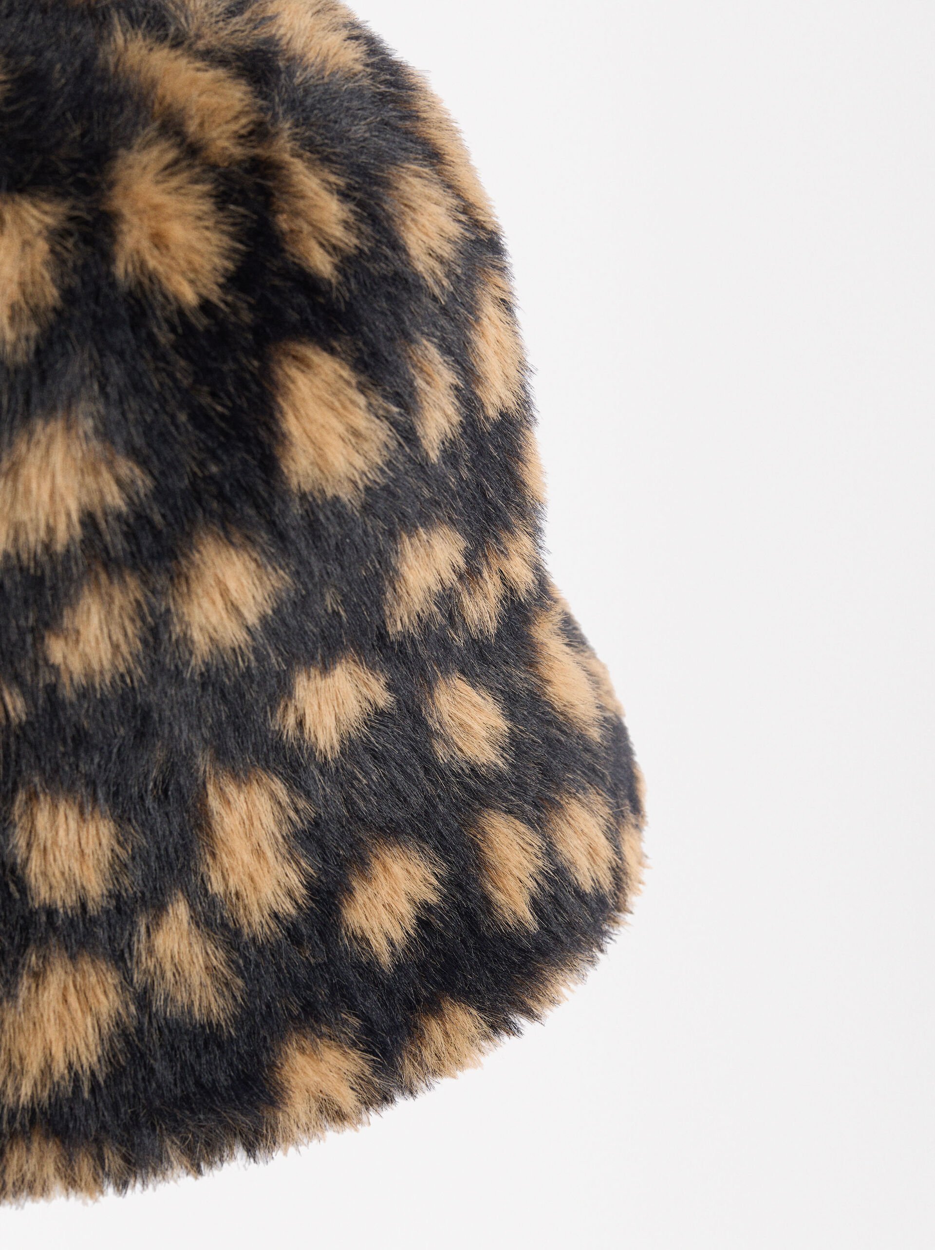 Faux fur bucket hat image number 2.0