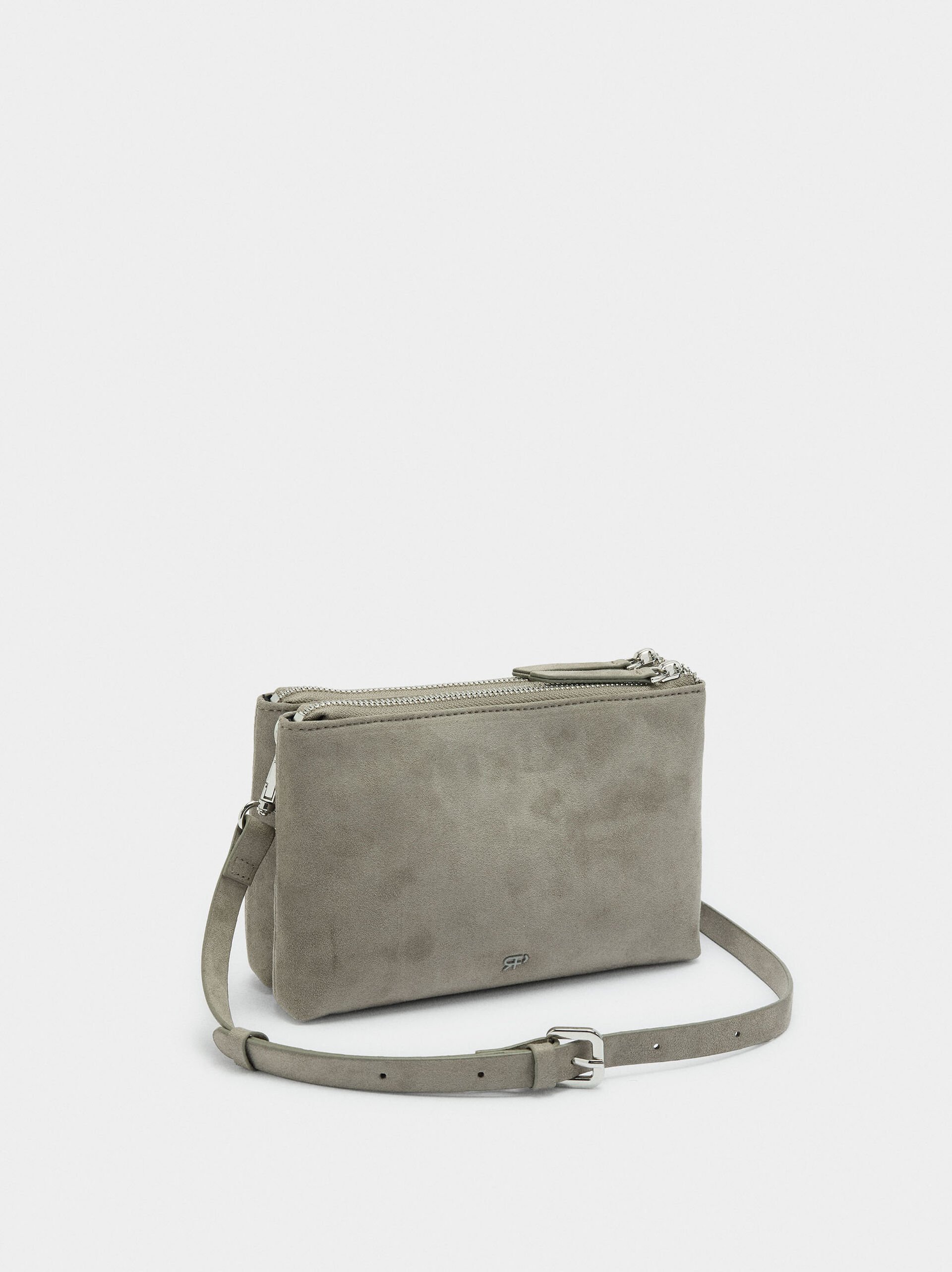 Bolso bandolera efecto craquelado con tachuelas image number 2.0