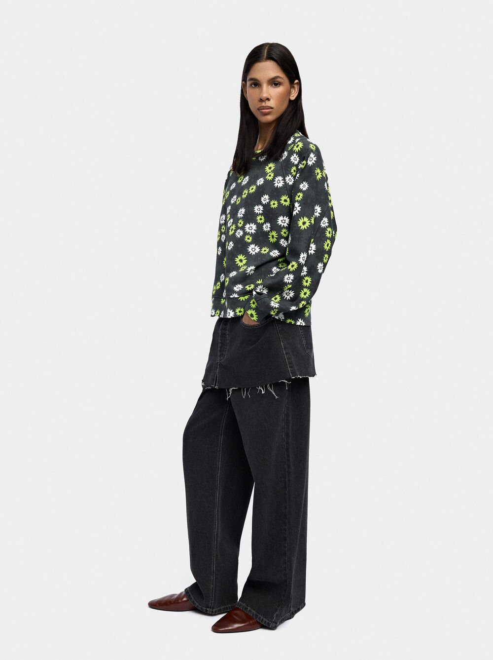 Sweatshirt with polka dots