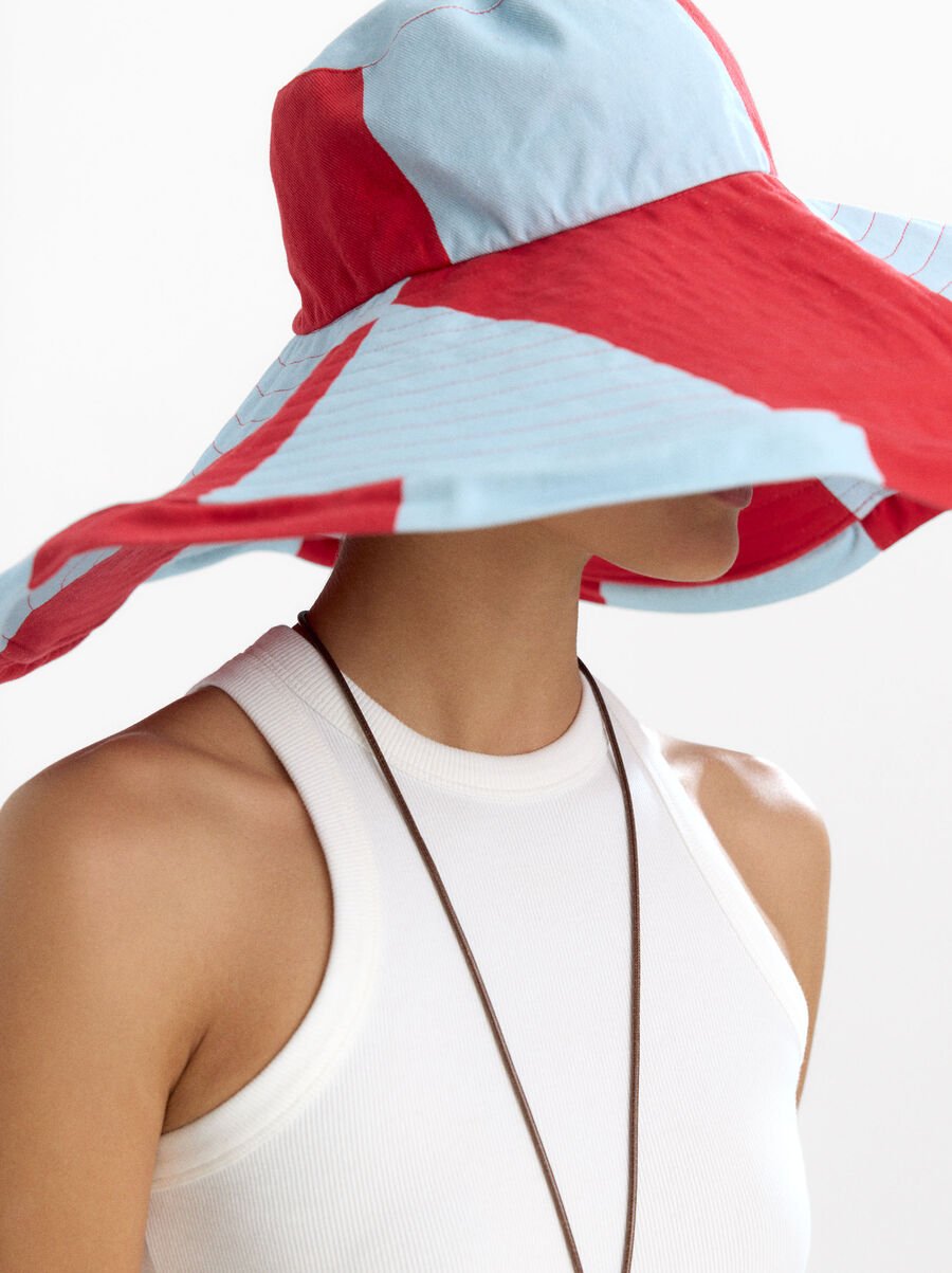 Striped maxi bucket hat