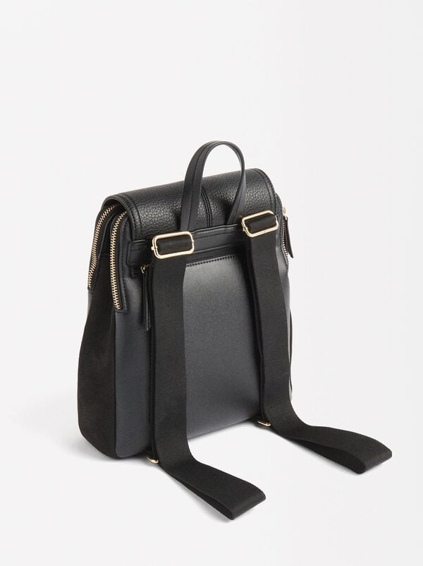 Backpack with flap closure