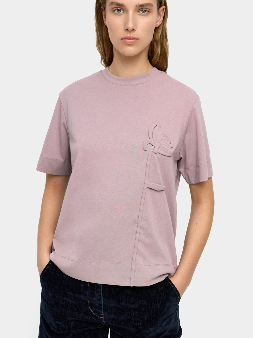 Camiseta de algodón con flor