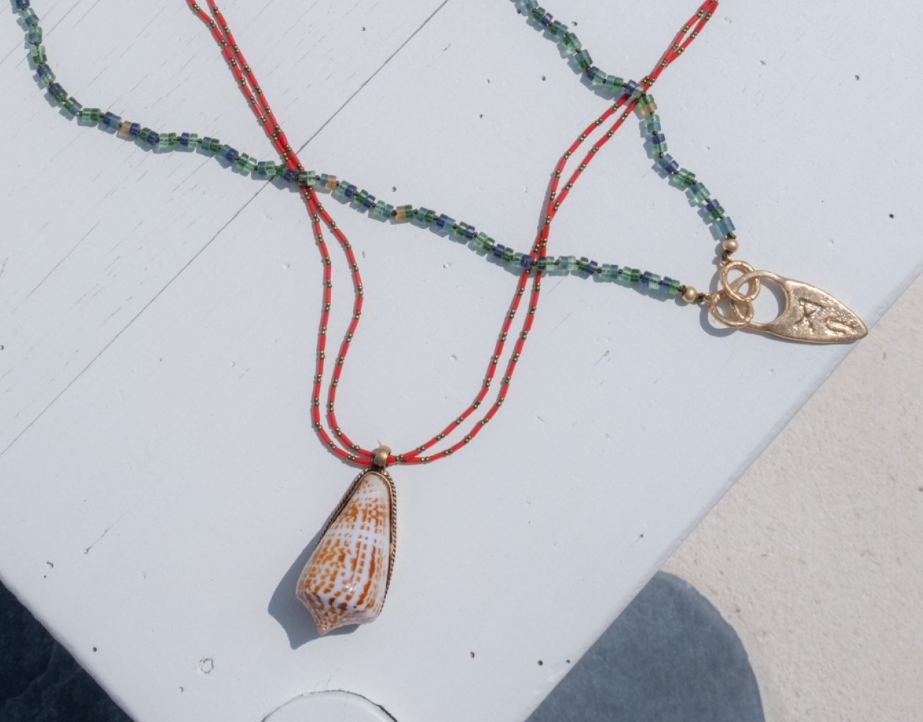 ポルトガルParfois★デニムショルダー おしゃれ小鳥&赤い花刺繍 Parfois United States | Official Online Store