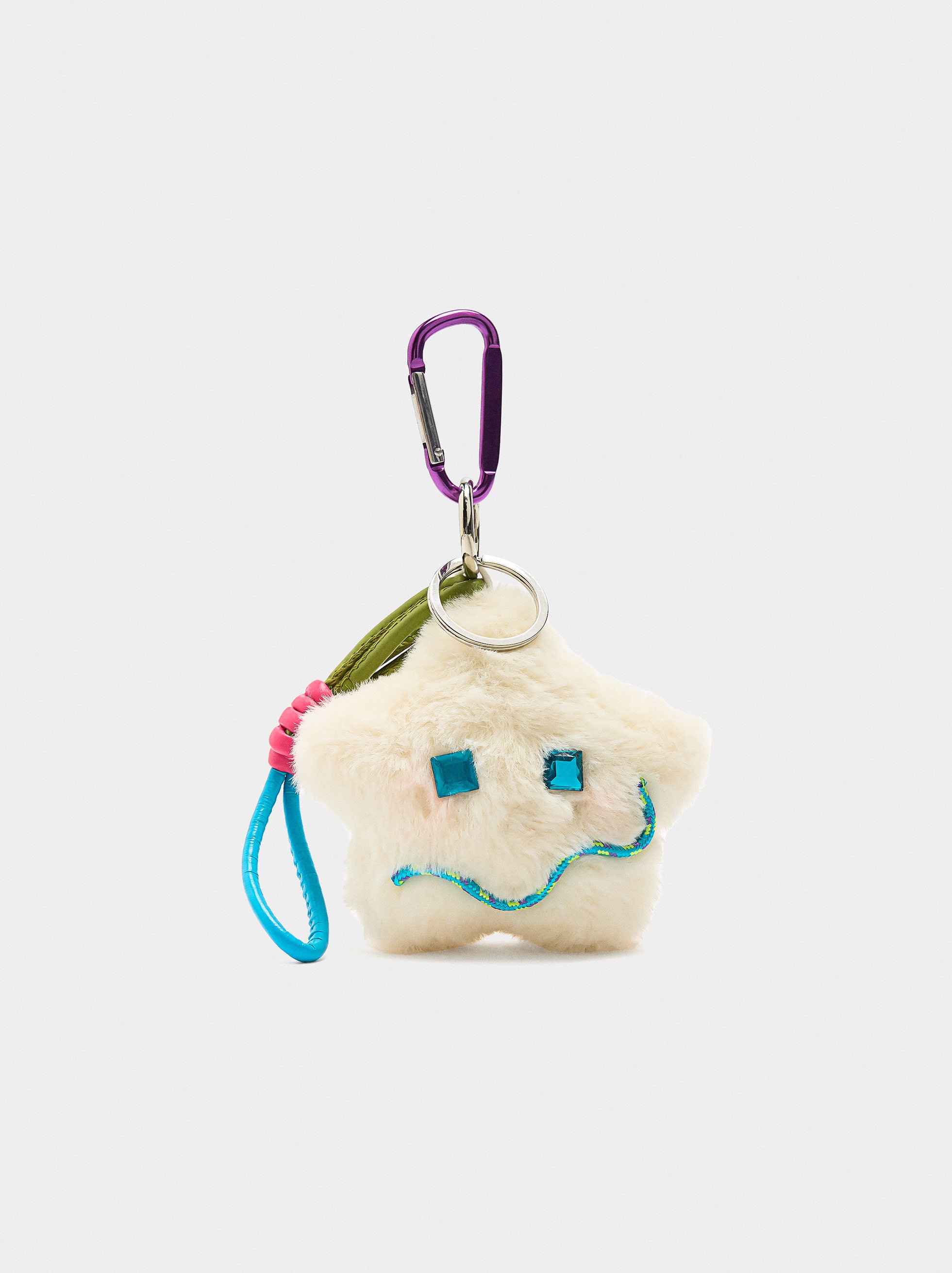 Star charm keychain image number 0.0