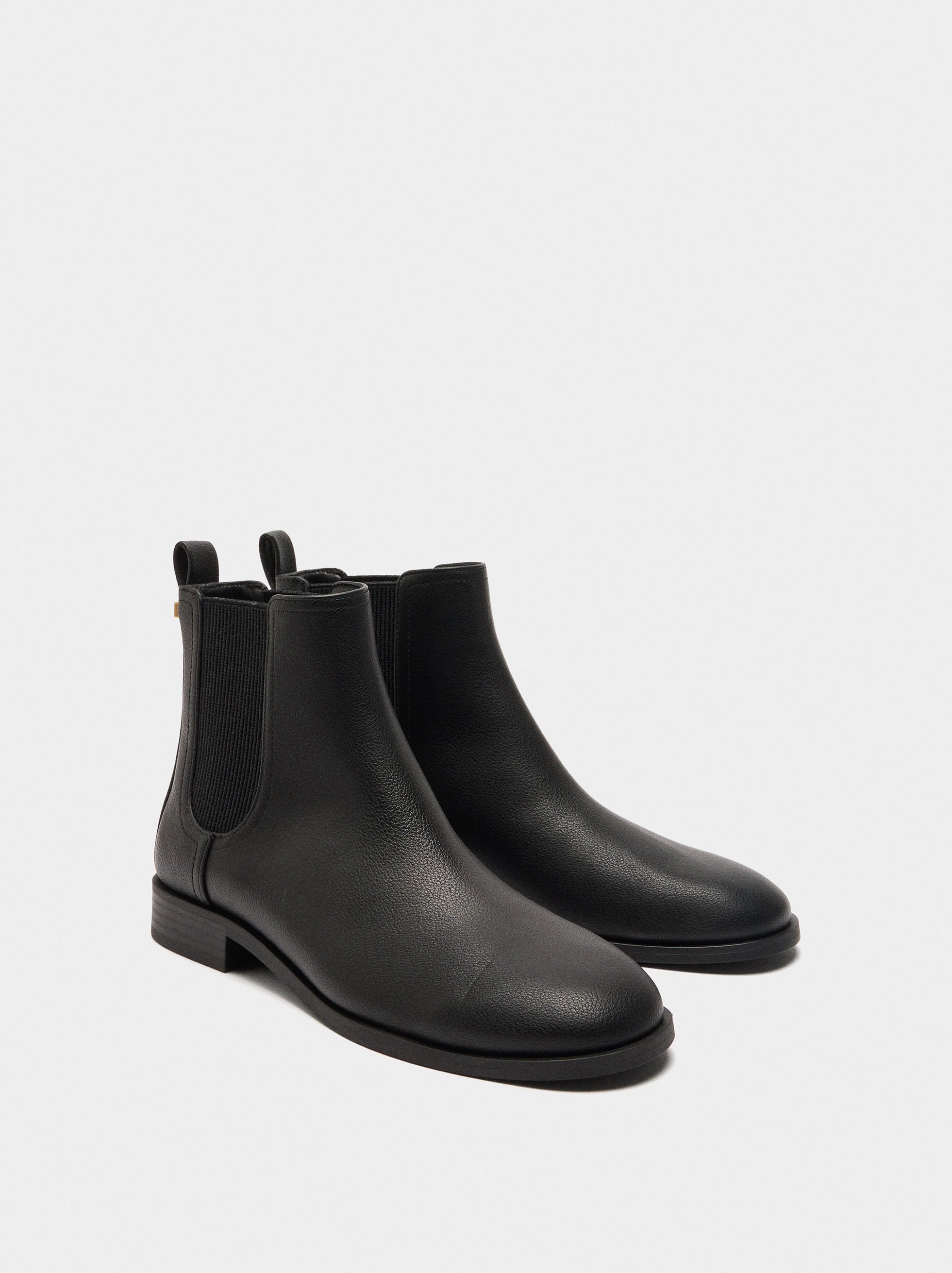 Chelsea boots image number 2.0
