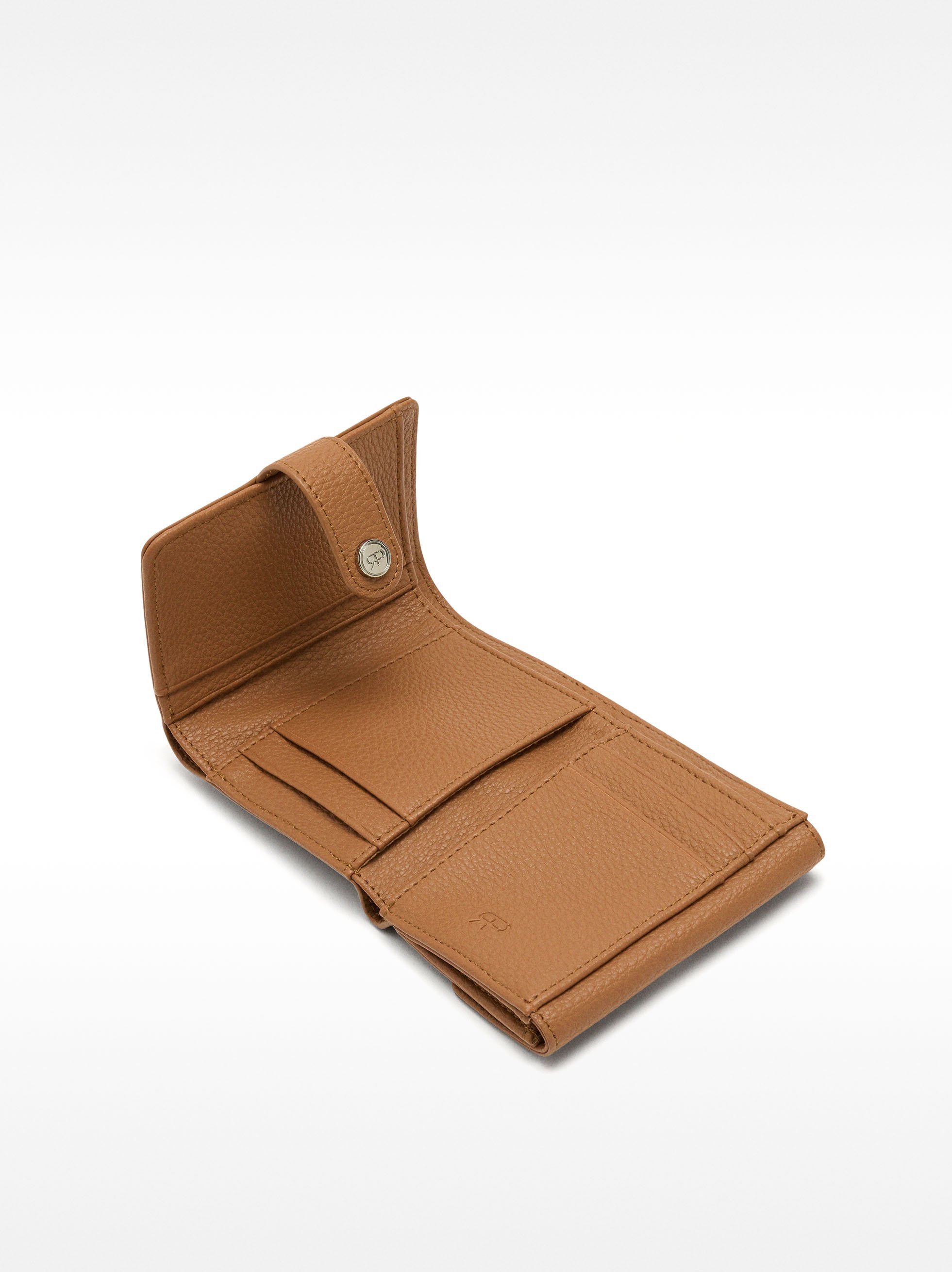 Textured wallet image number 3.0