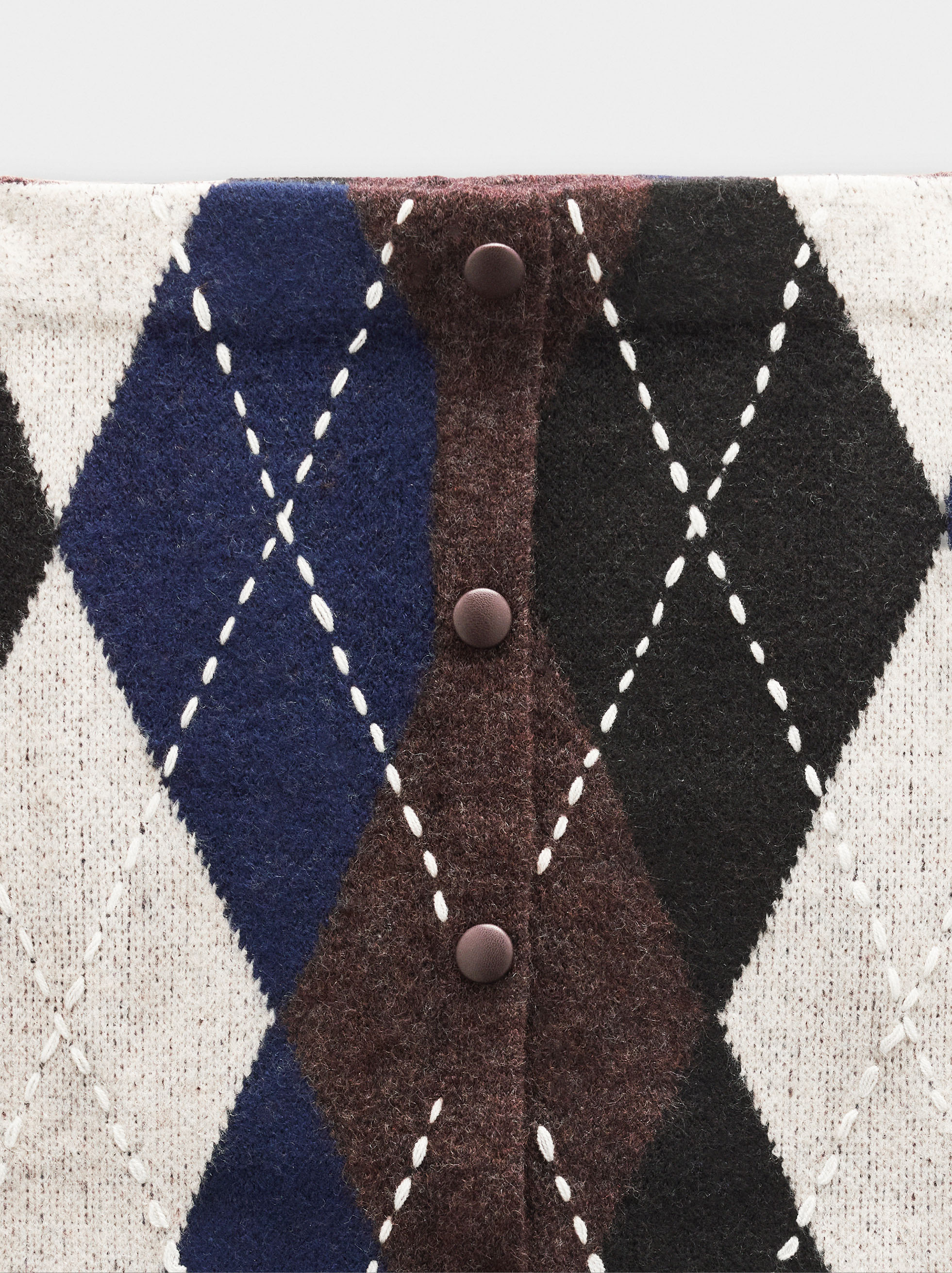 Jupe en maille avec losanges et broderie image number 6.0