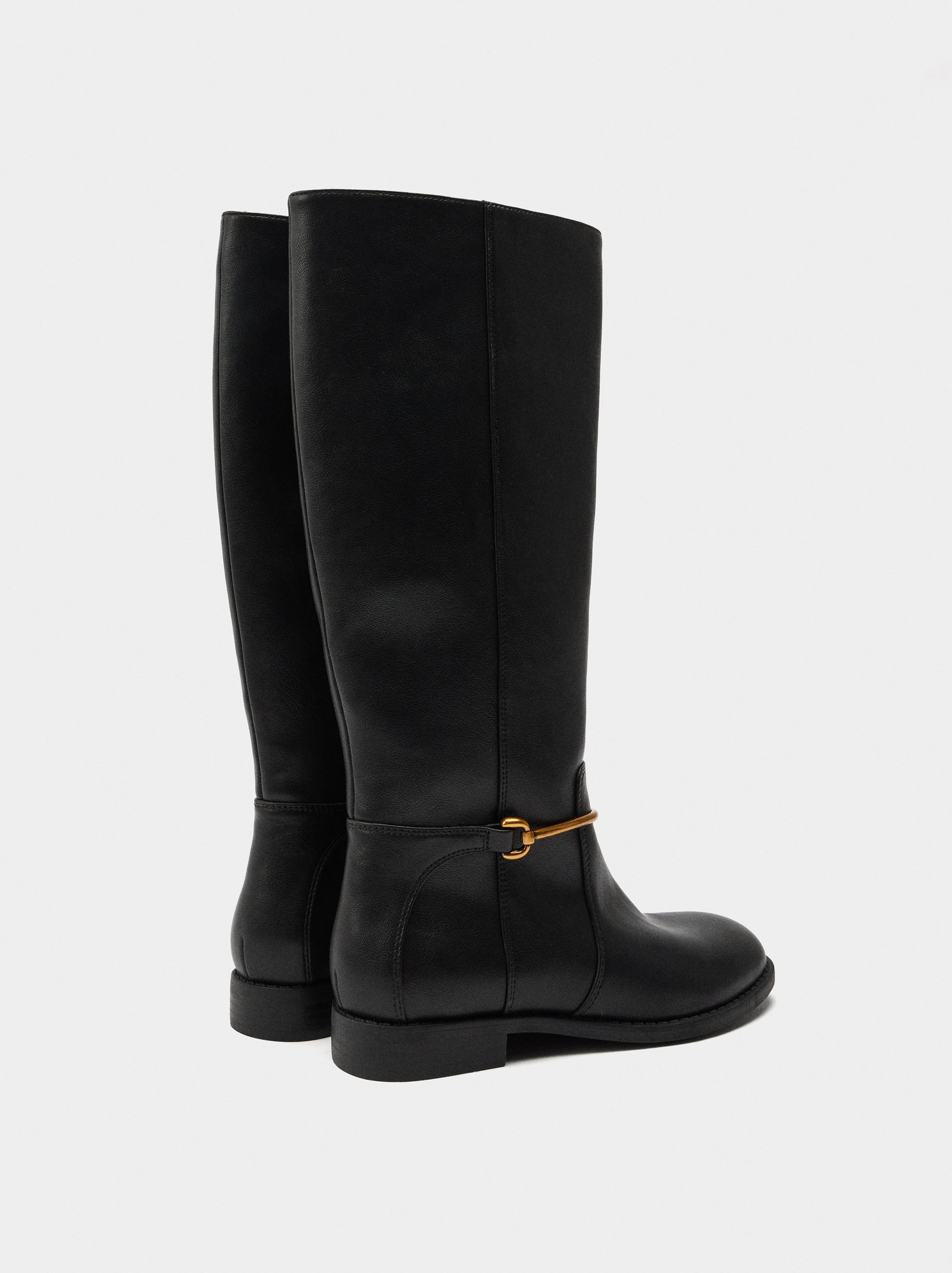 Botas altas con detalle metálico image number 4.0