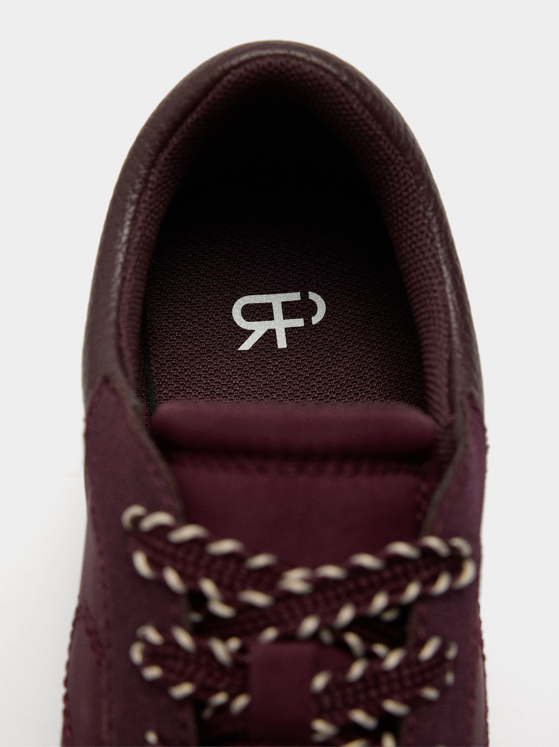 Combined sneakers image number 4.0