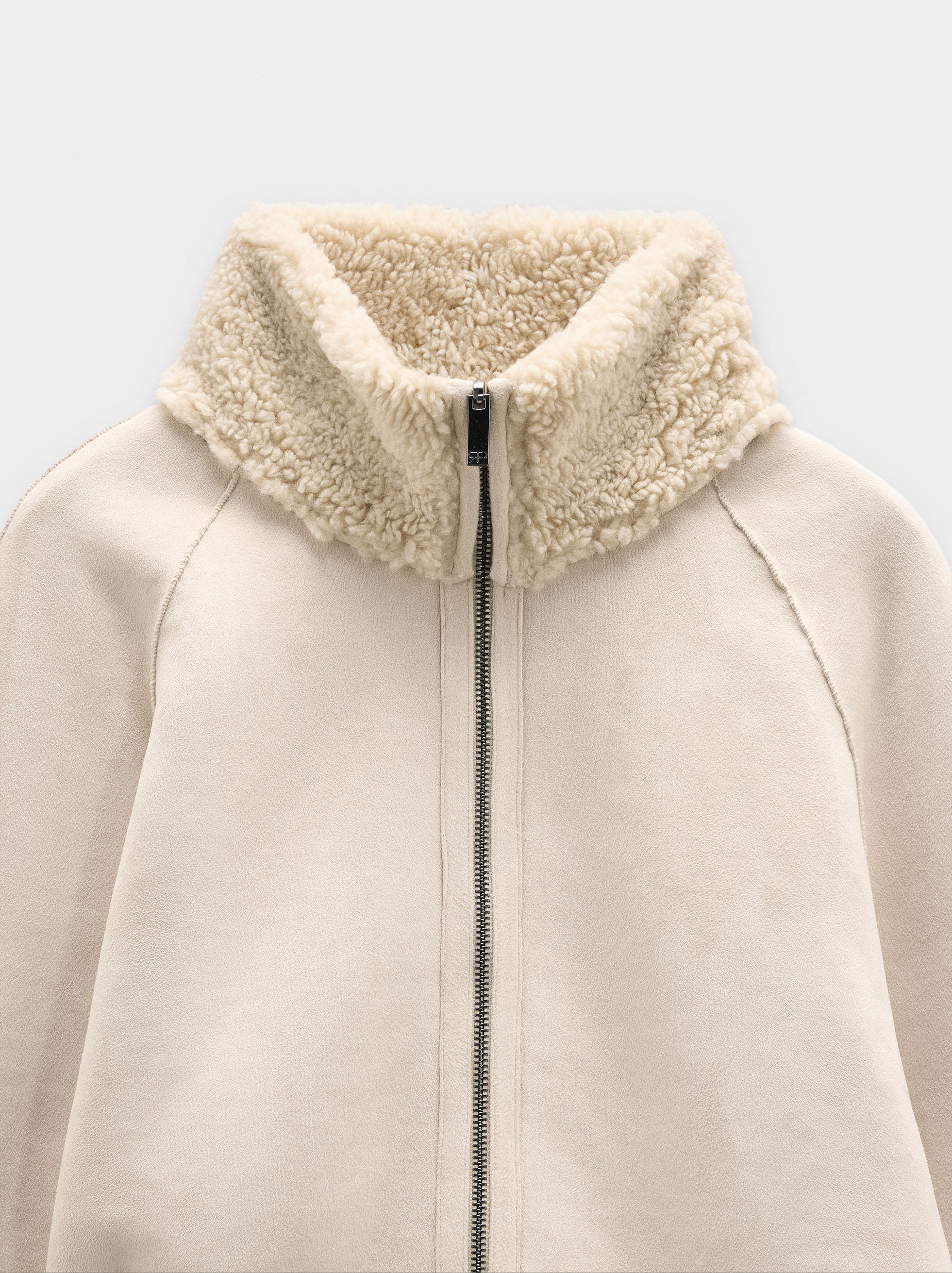 Reversible jacket with sherpa effect image number 7.0