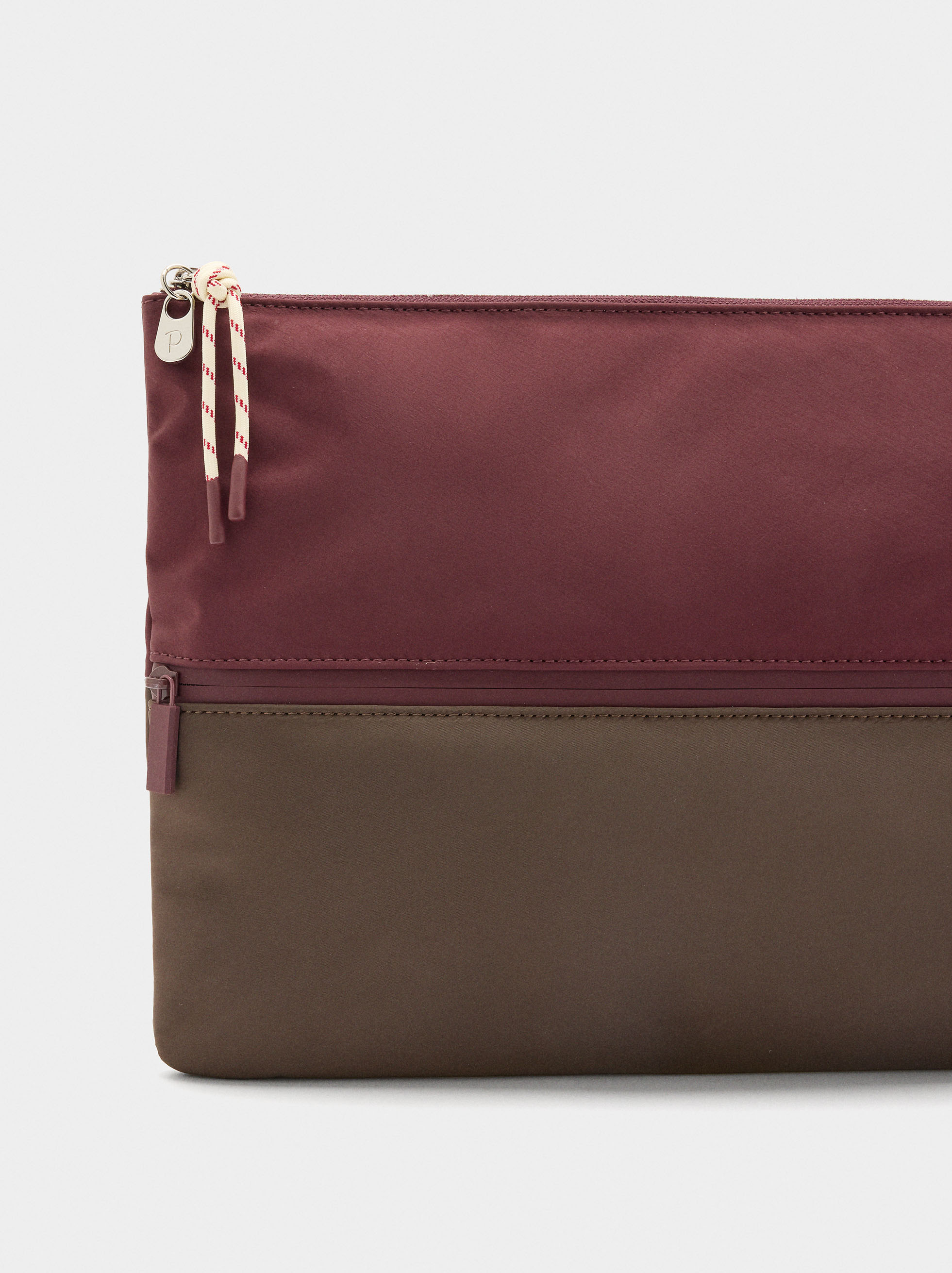 Nylon laptop cover with charm 13" image number 1.0