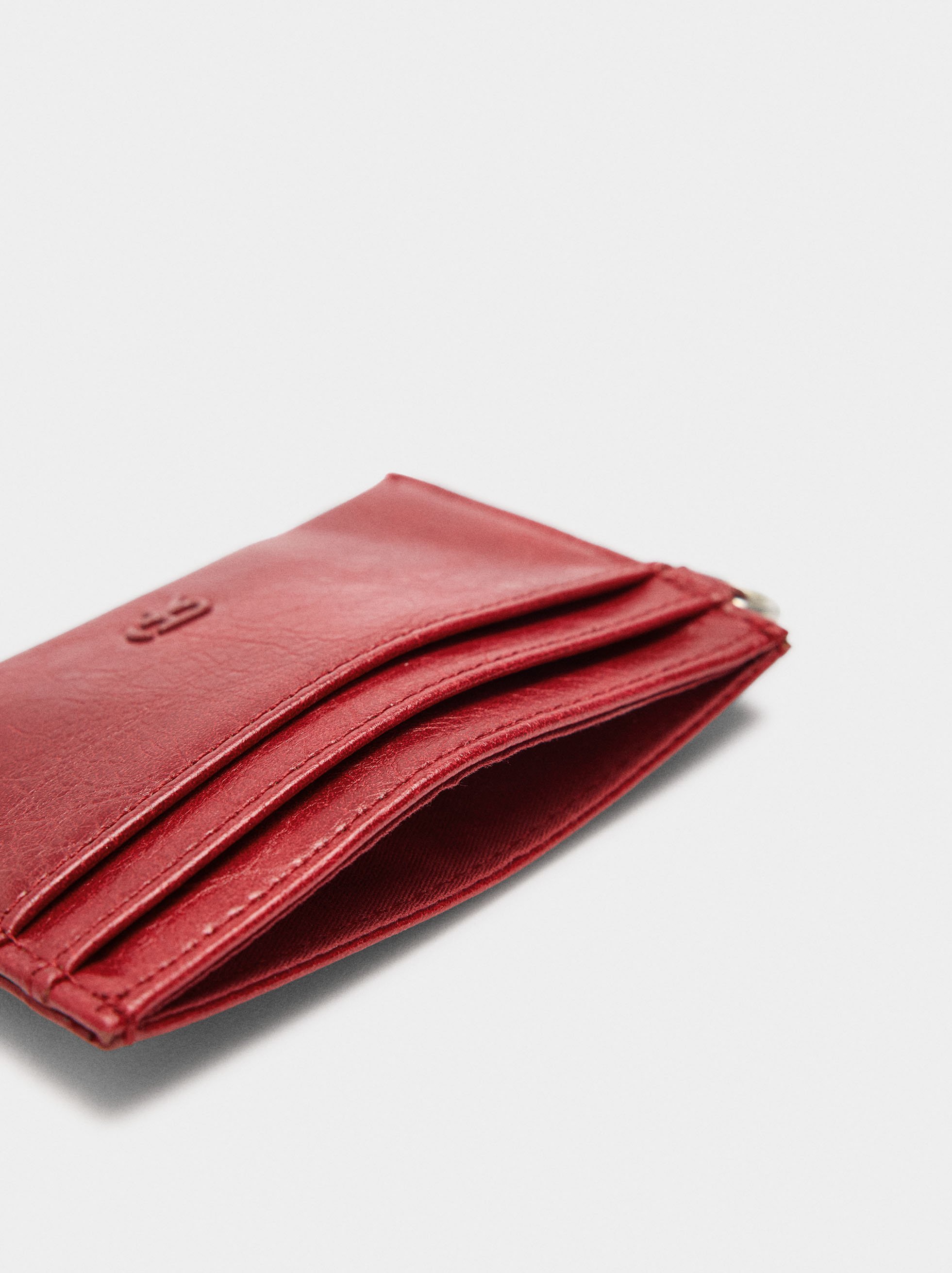Basic card holder with studs image number 3.0