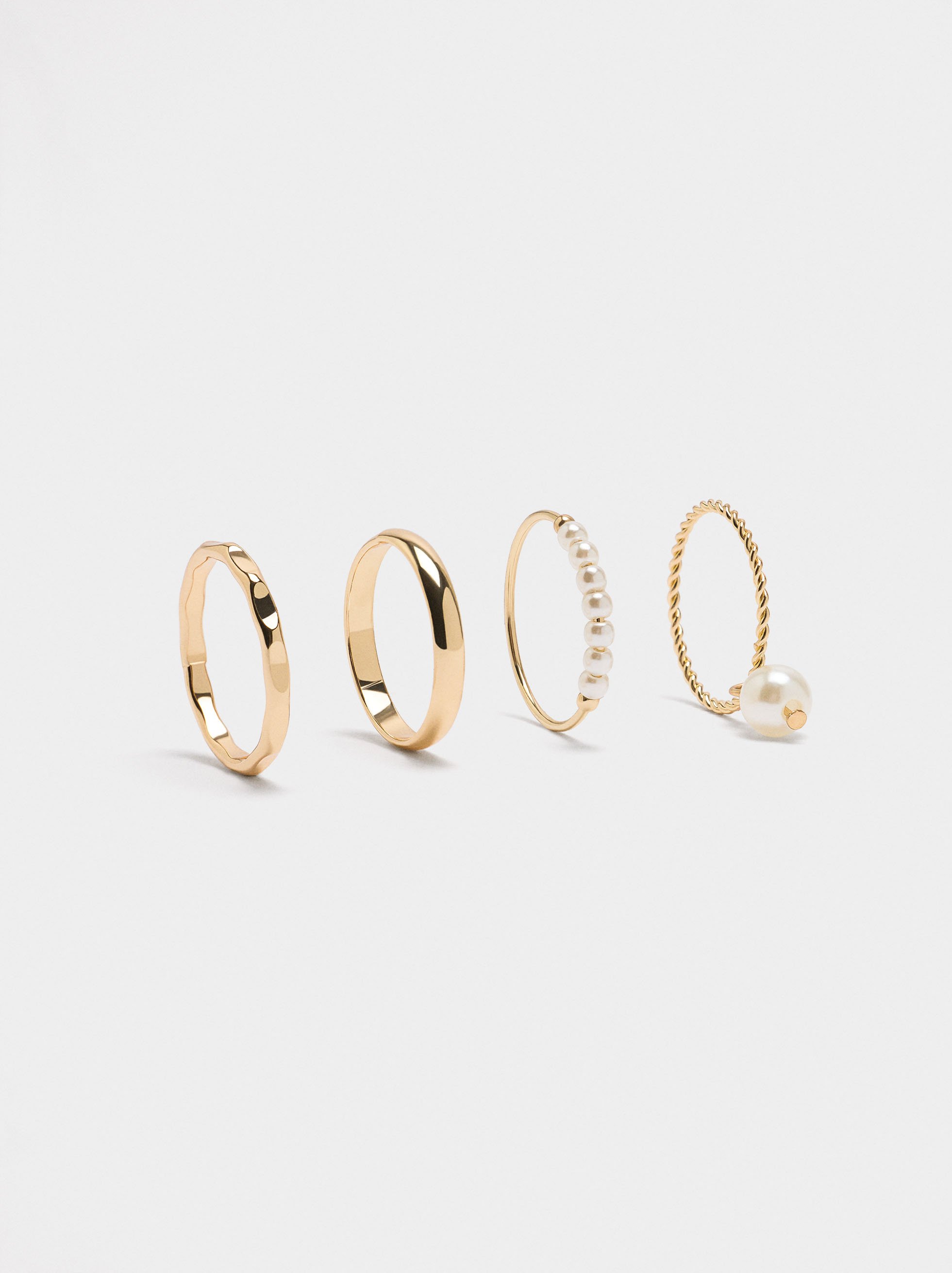 Set of rings with pearls image number 2.0