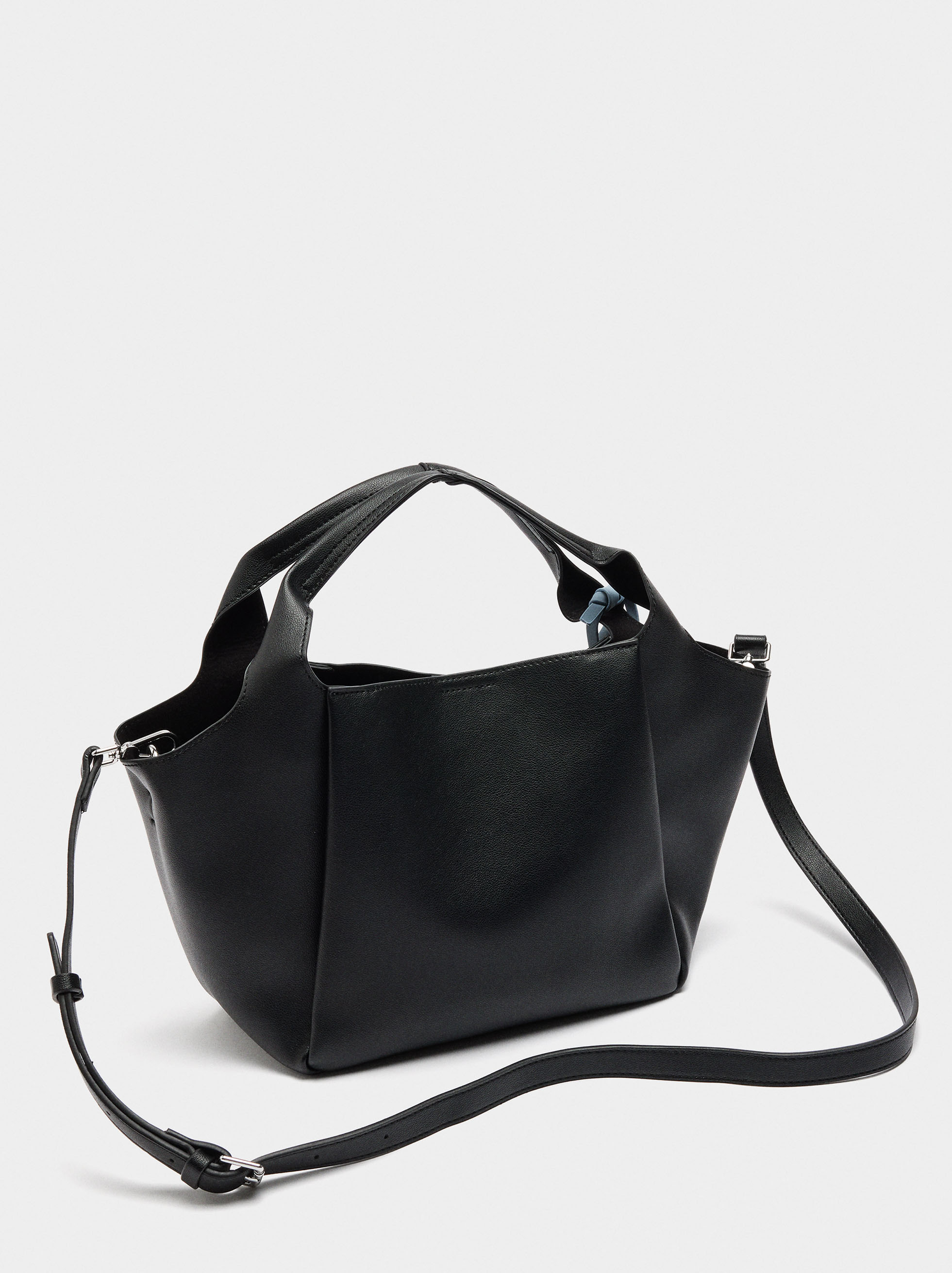 Tote bag with pendant image number 2.0