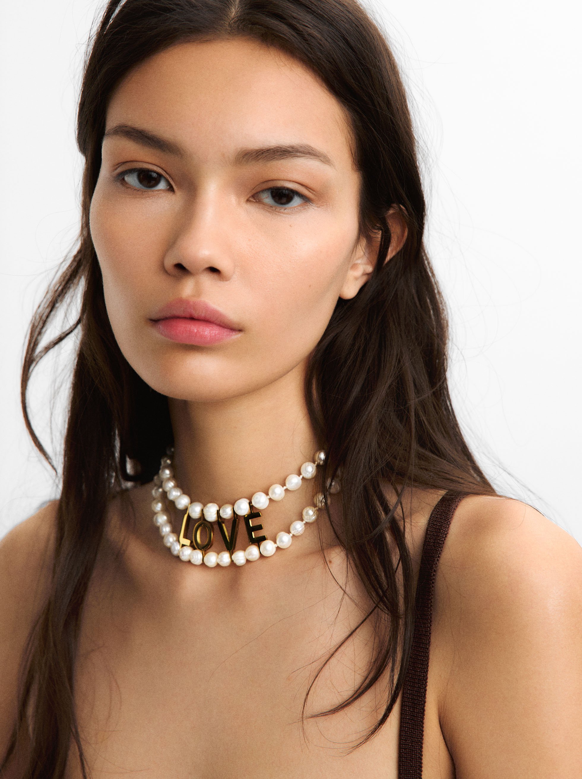 Collar LOVE con perlas de agua dulce image number 5.0