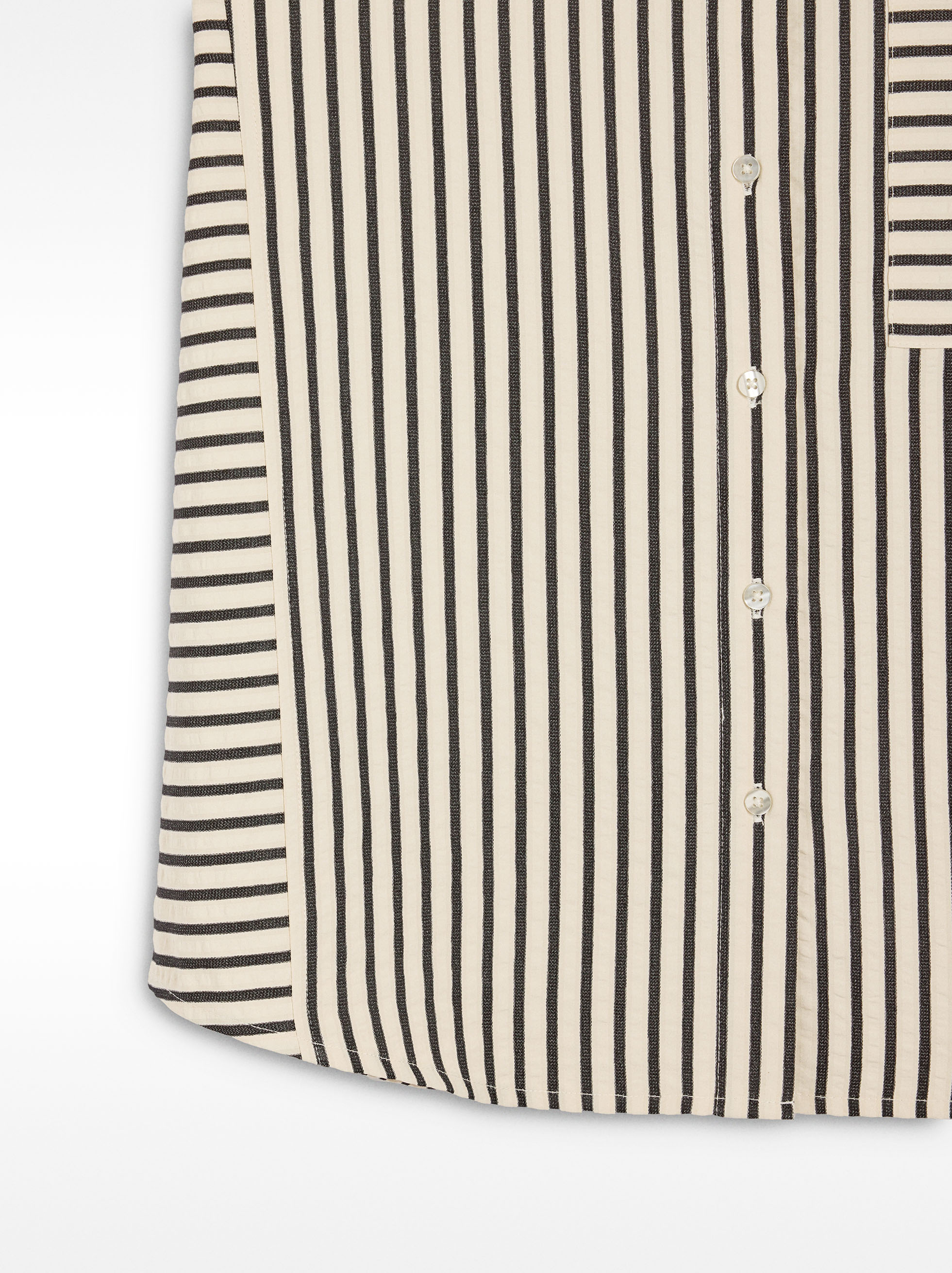 Striped short-sleeve shirt image number 6.0