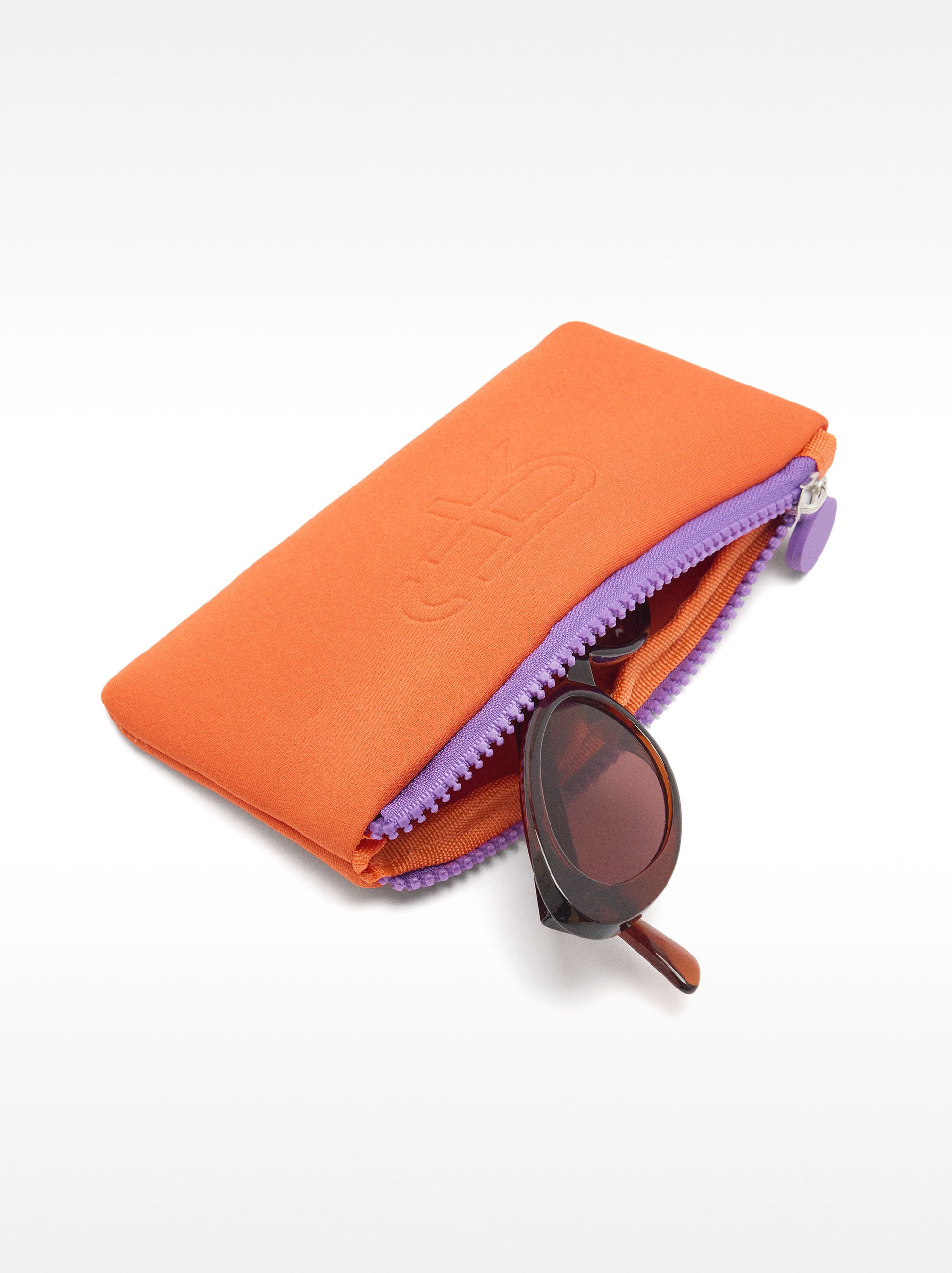 Oval sunglasses image number 4.0