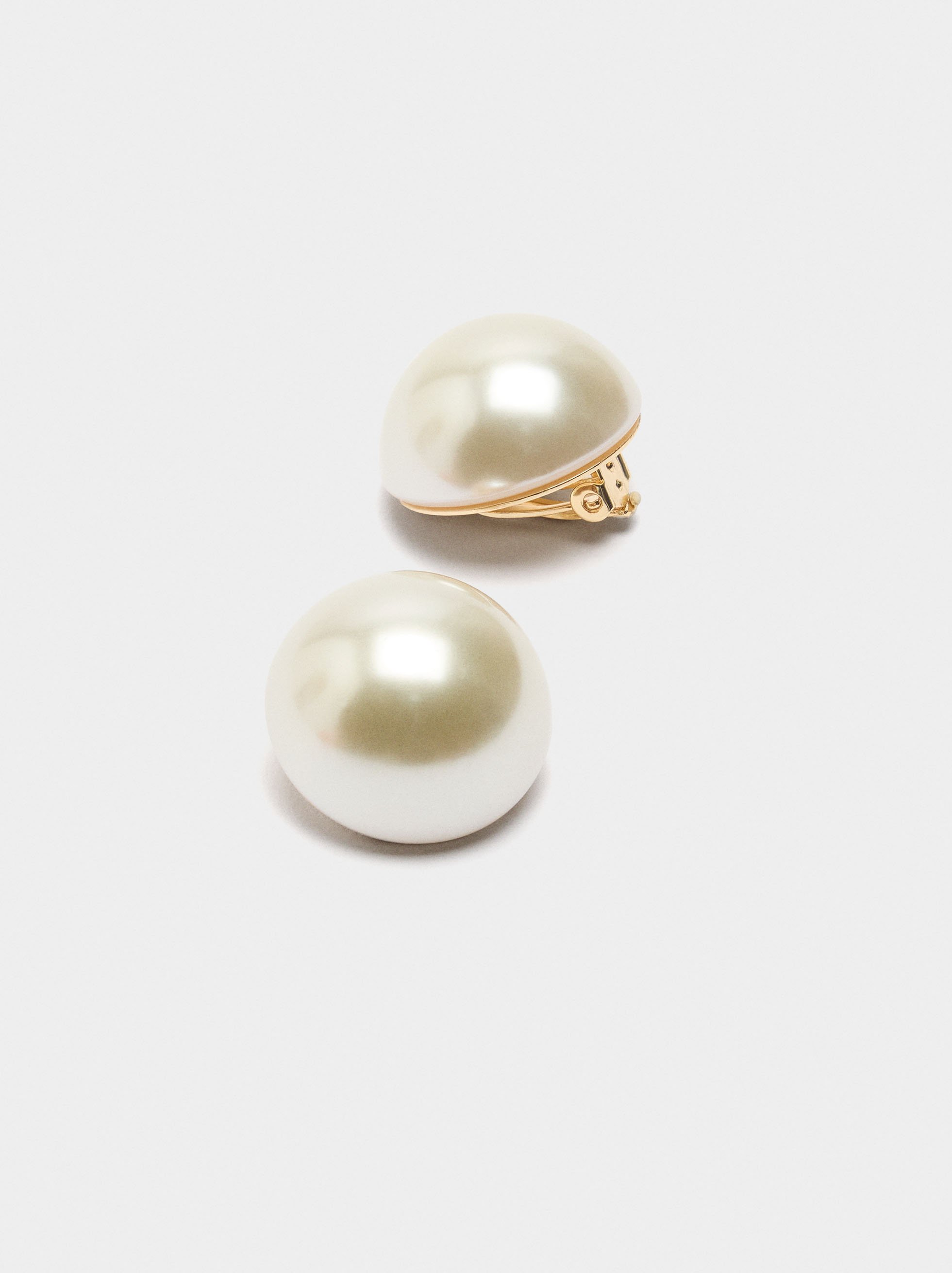 Pearl earrings image number 1.0