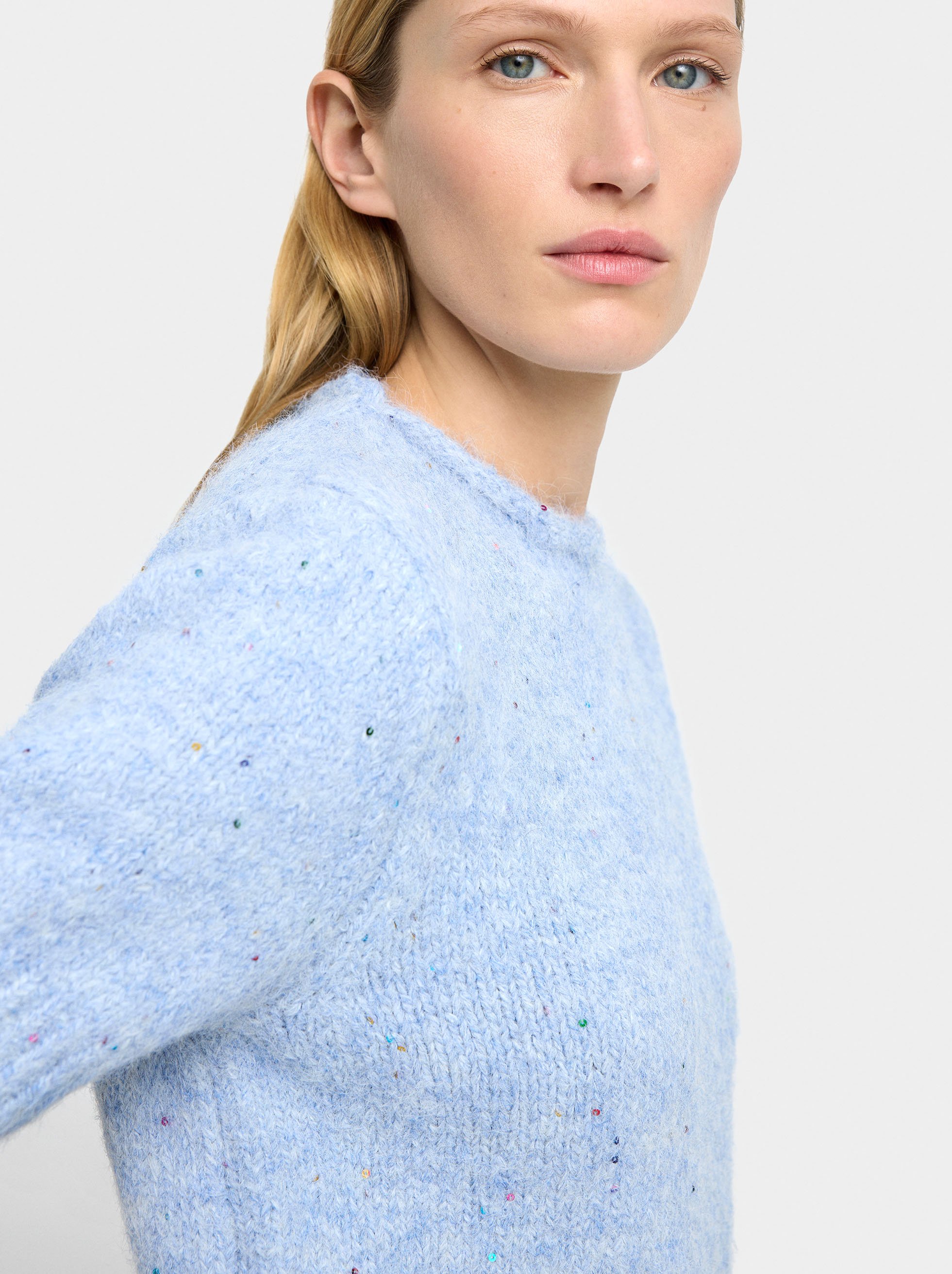 Short-sleeve knit sweater with sequins image number 2.0