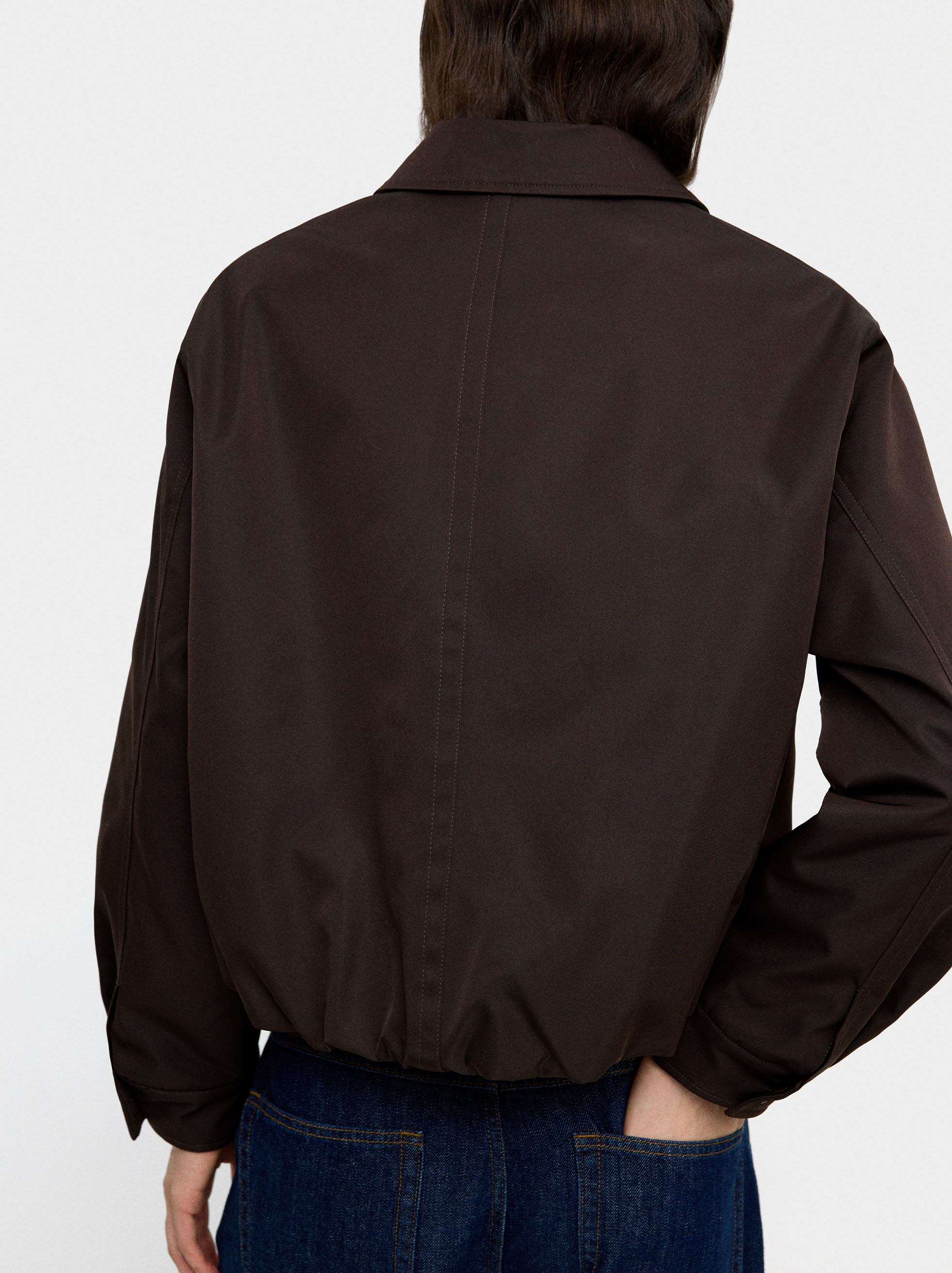 Light jacket with zipper closure image number 5.0
