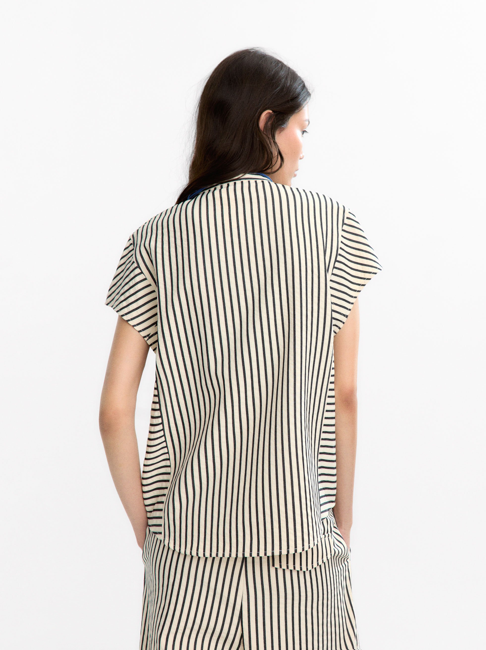 Striped short-sleeve shirt image number 3.0