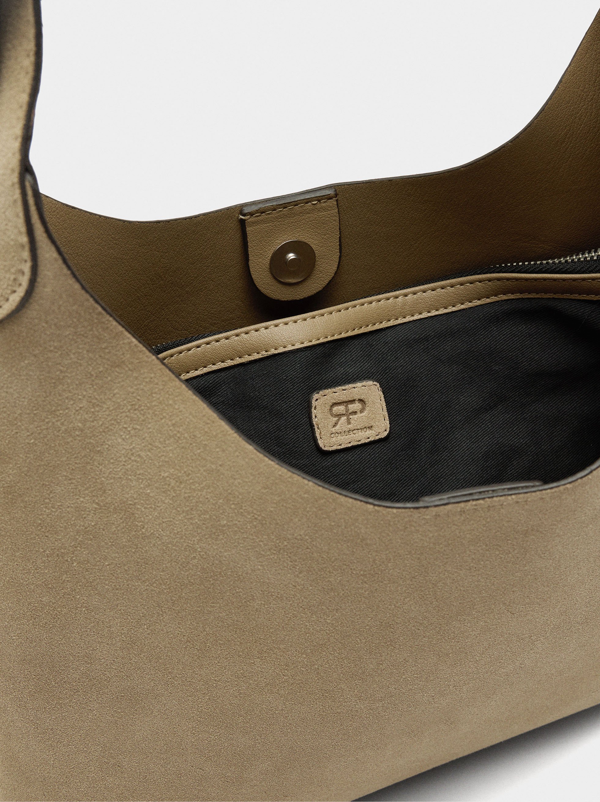 Schultertasche aus Wildleder image number 5.0