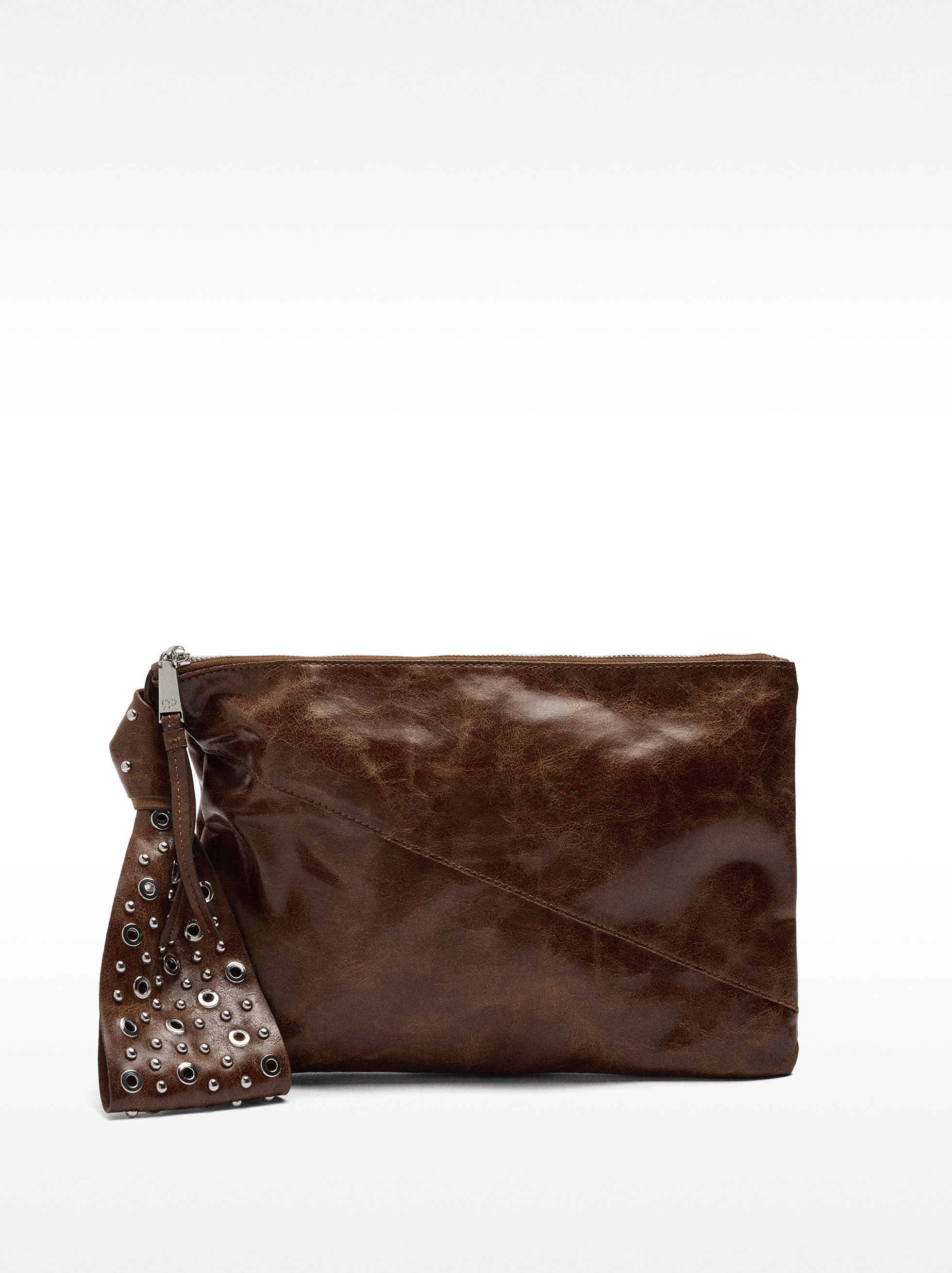 Crackle-effect envelope bag image number 1.0